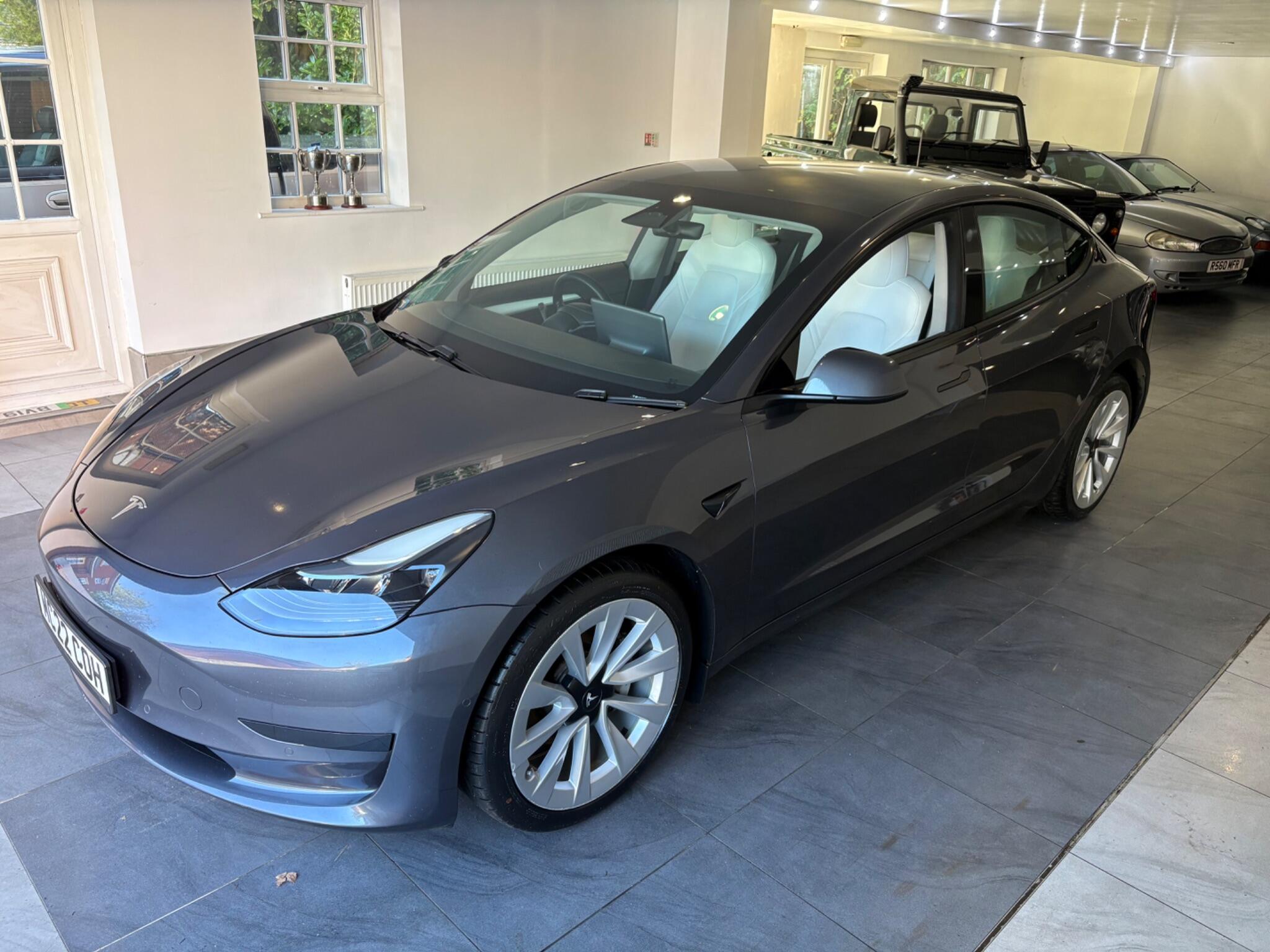 Tesla Model 3 view 5