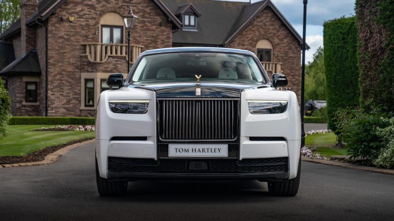 Rolls-Royce Phantom view 2