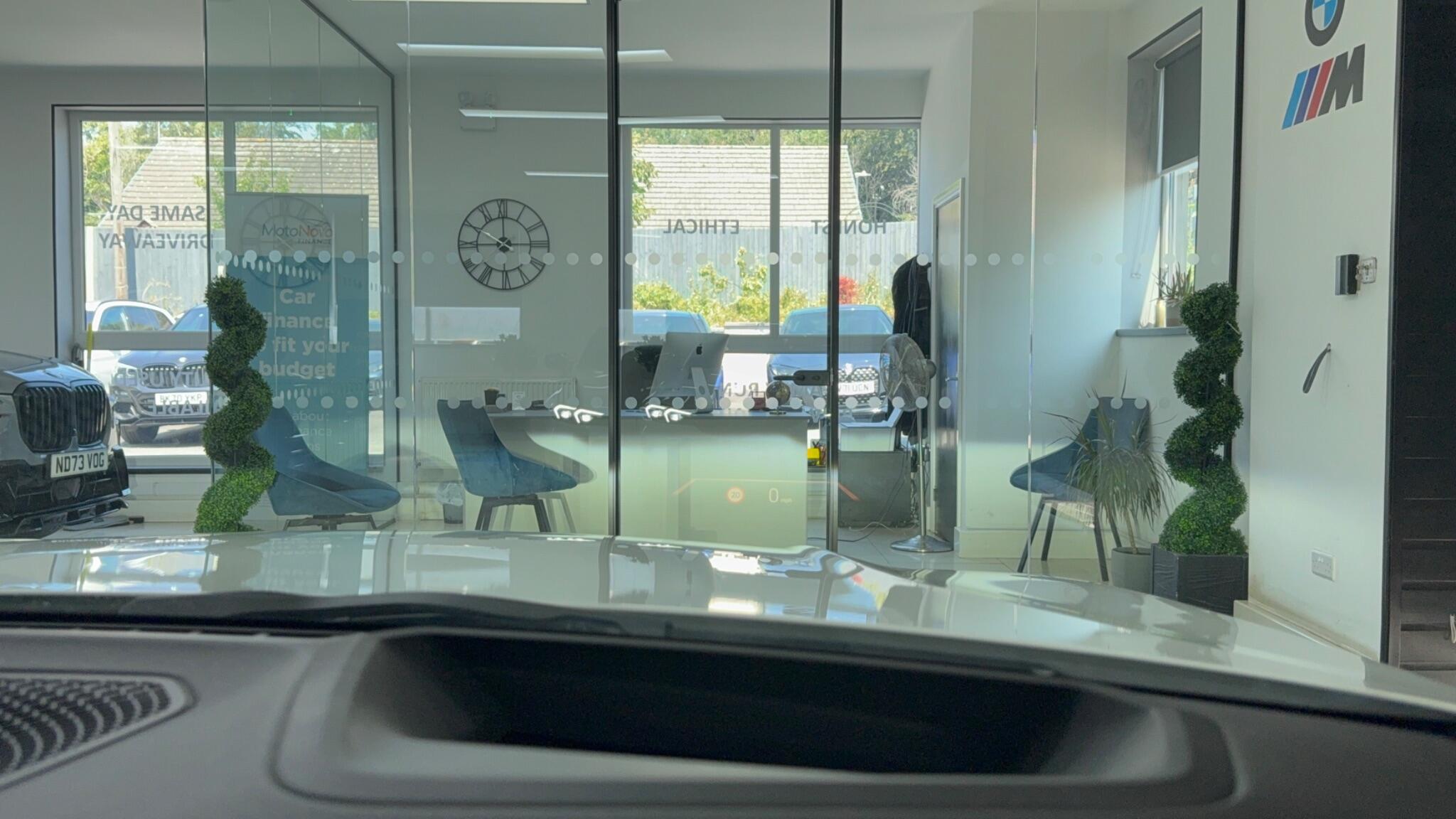 BMW 3 Series view 10