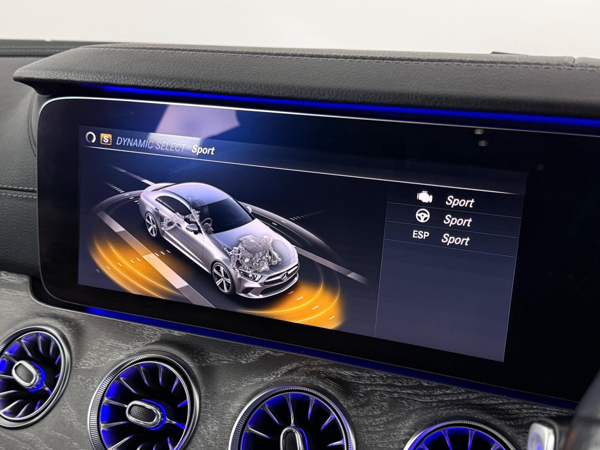 Mercedes-Benz CLS view 29