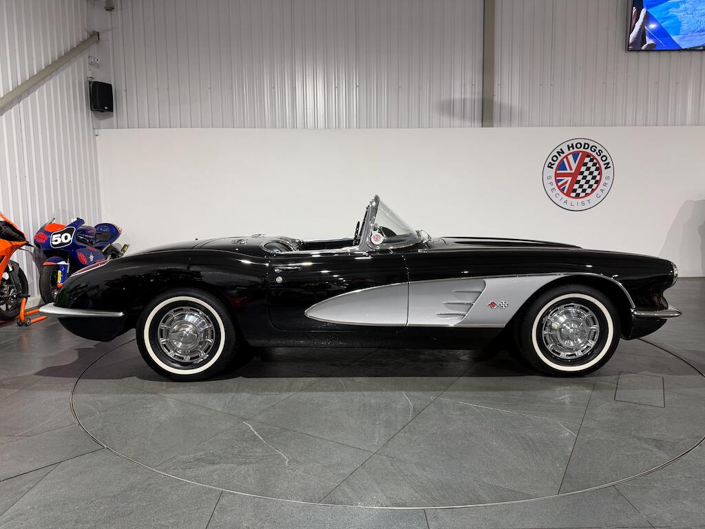 Chevrolet Corvette view 10