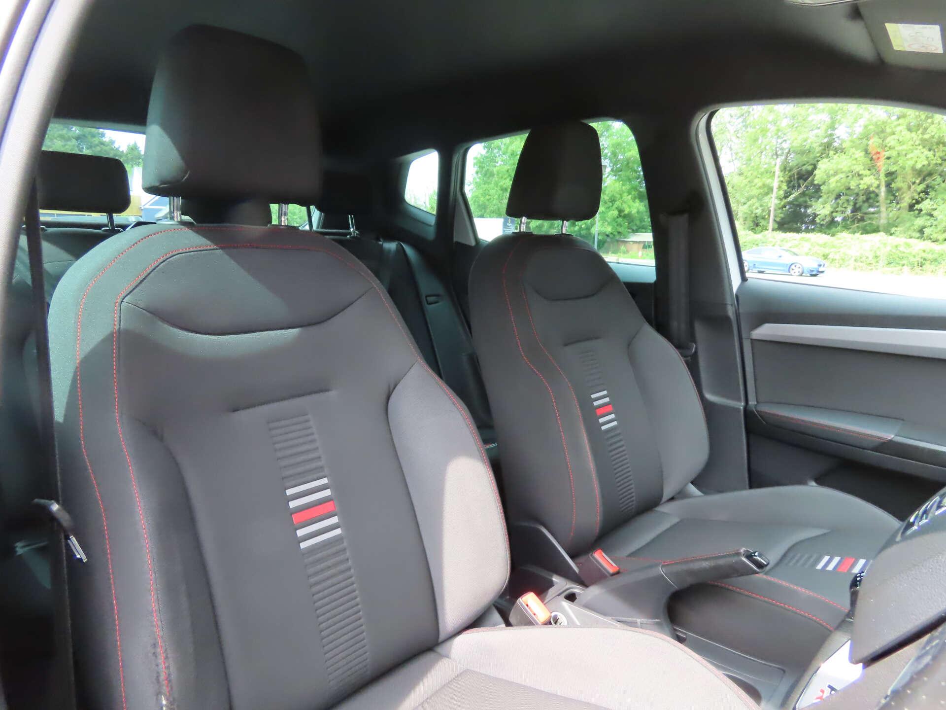 Seat Arona view 8
