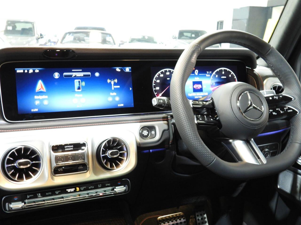 Mercedes-Benz G Class view 32