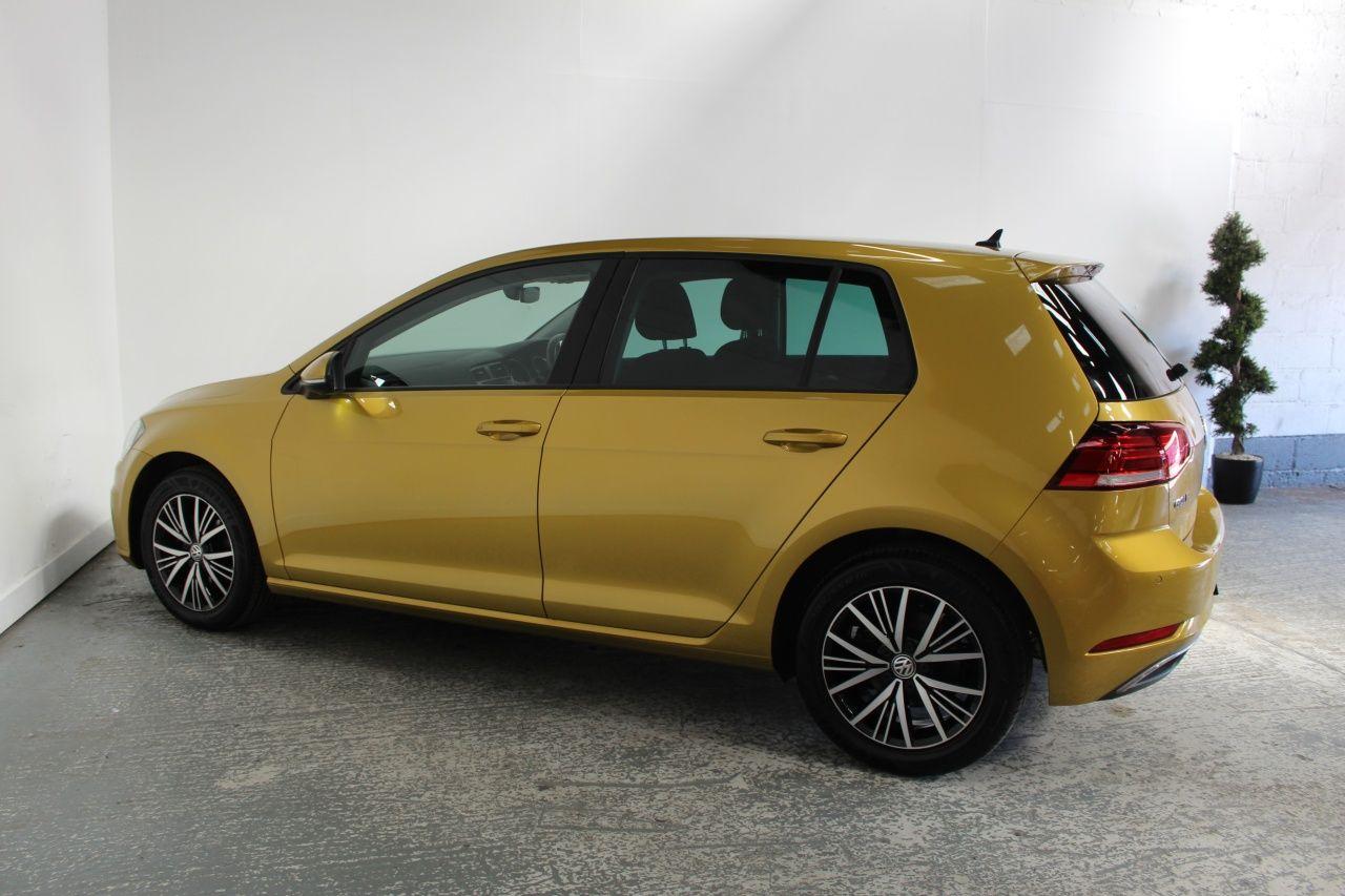Volkswagen Golf view 10