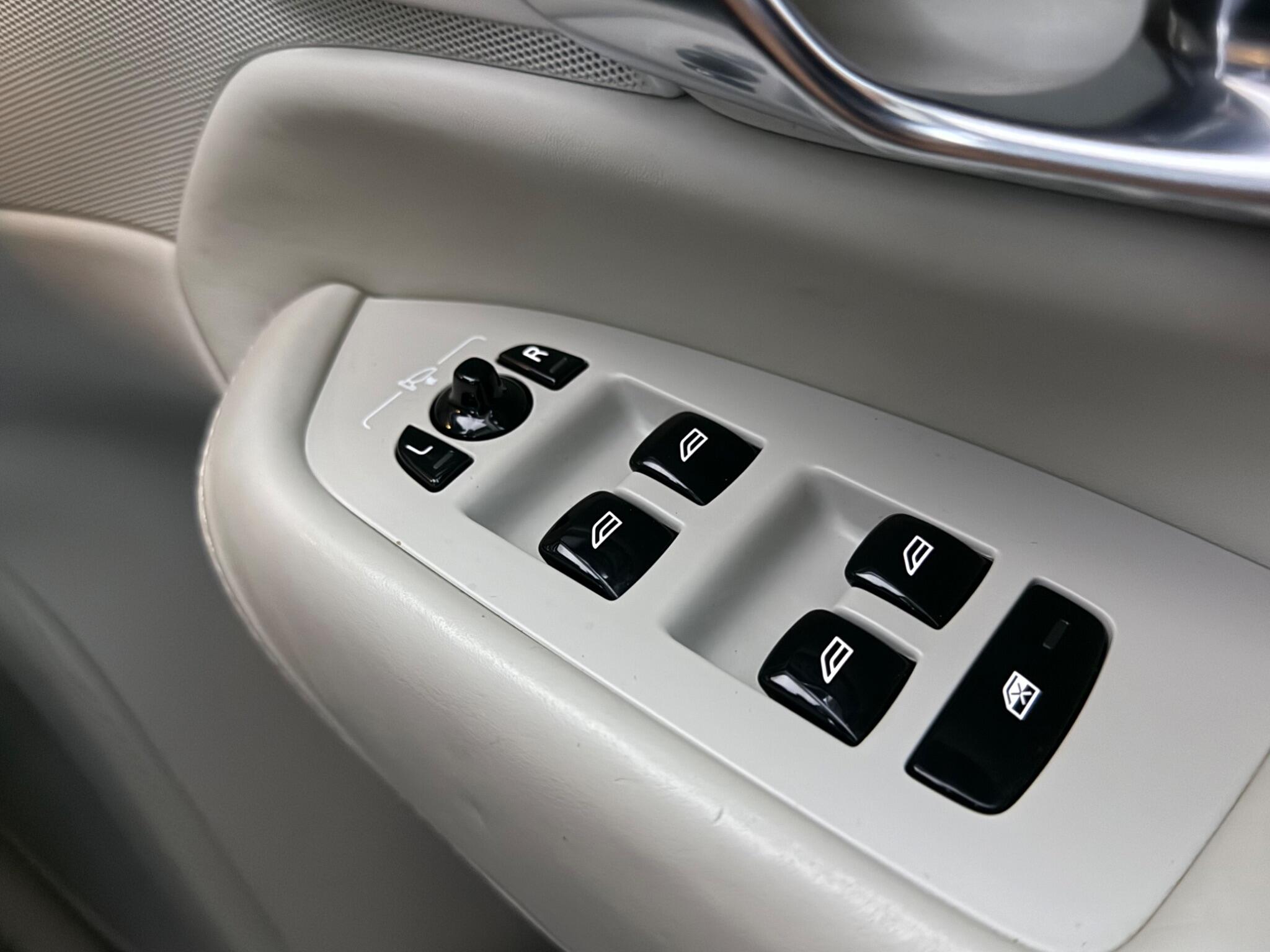 Volvo XC90 view 22
