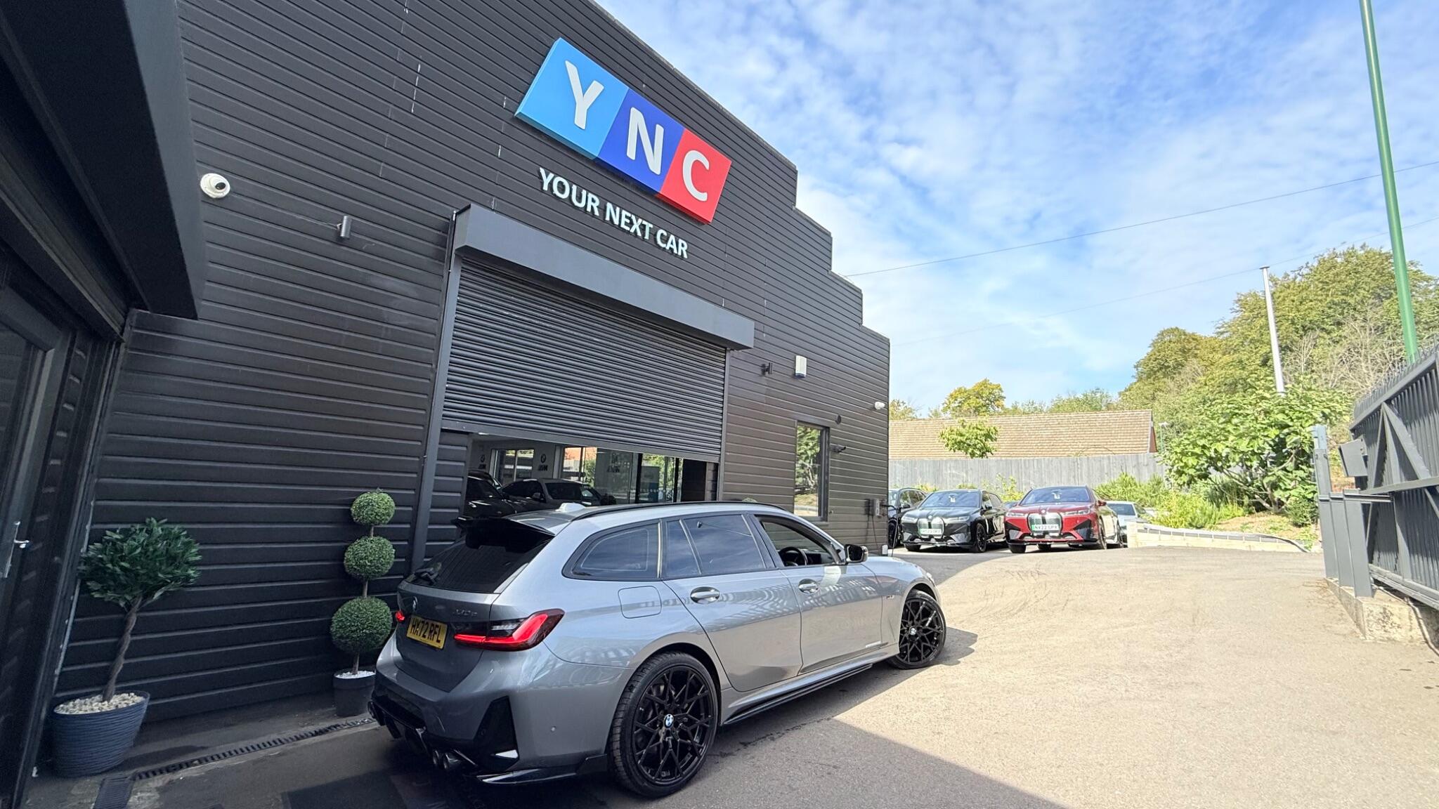 BMW 3 Series view 6
