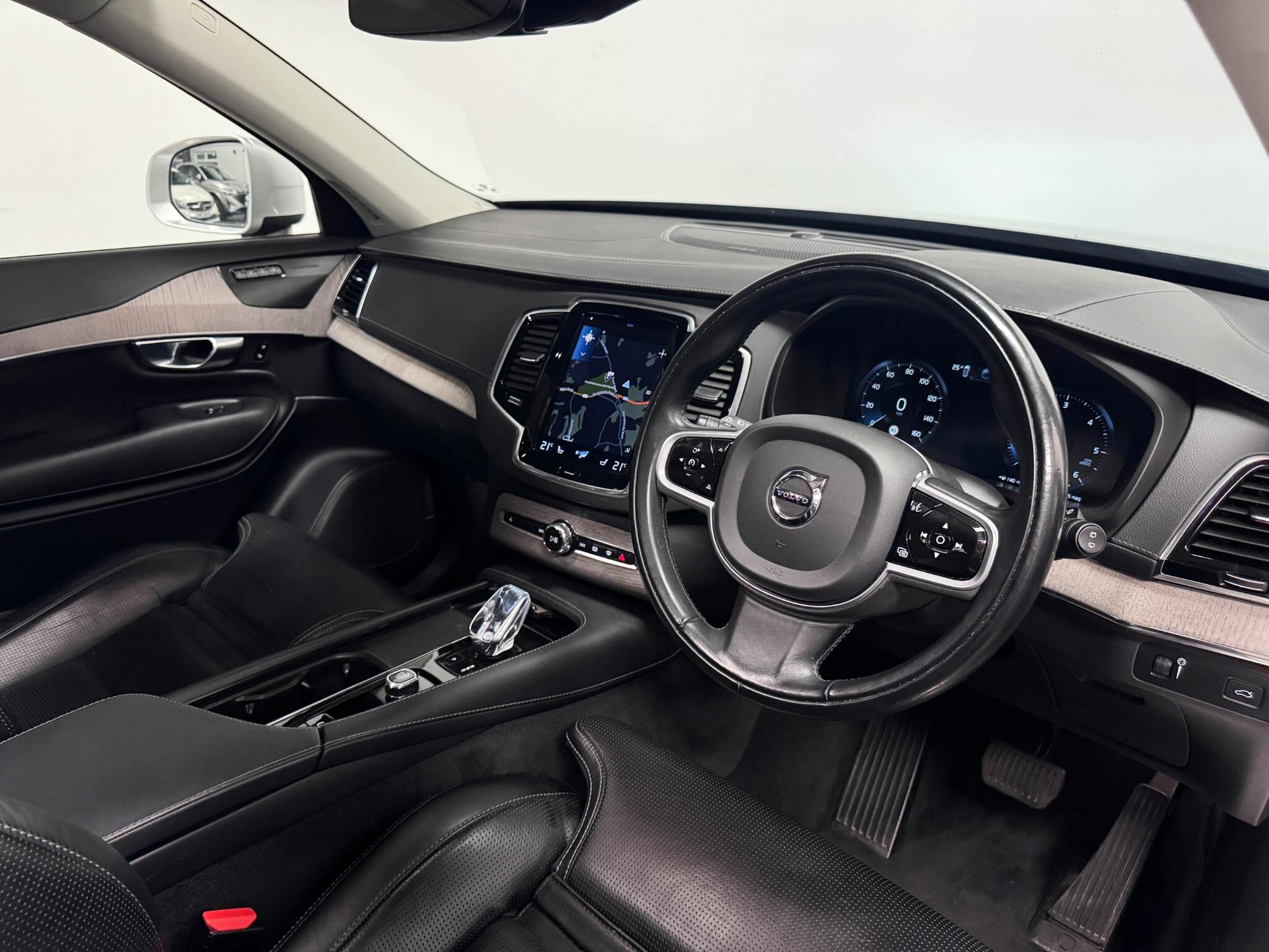 Volvo XC90 view 34