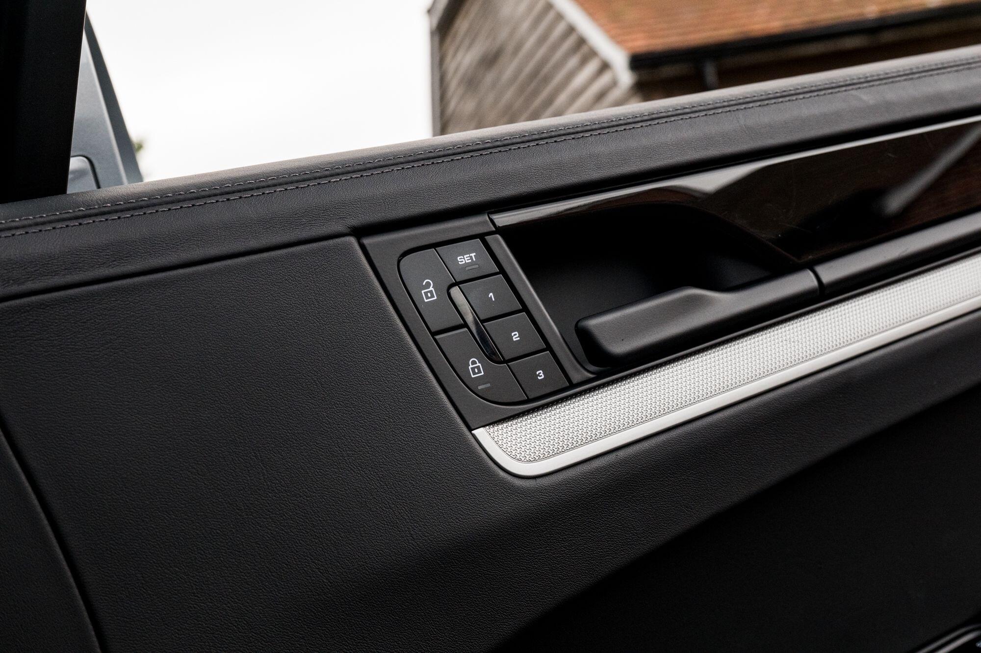 Porsche Cayenne view 45