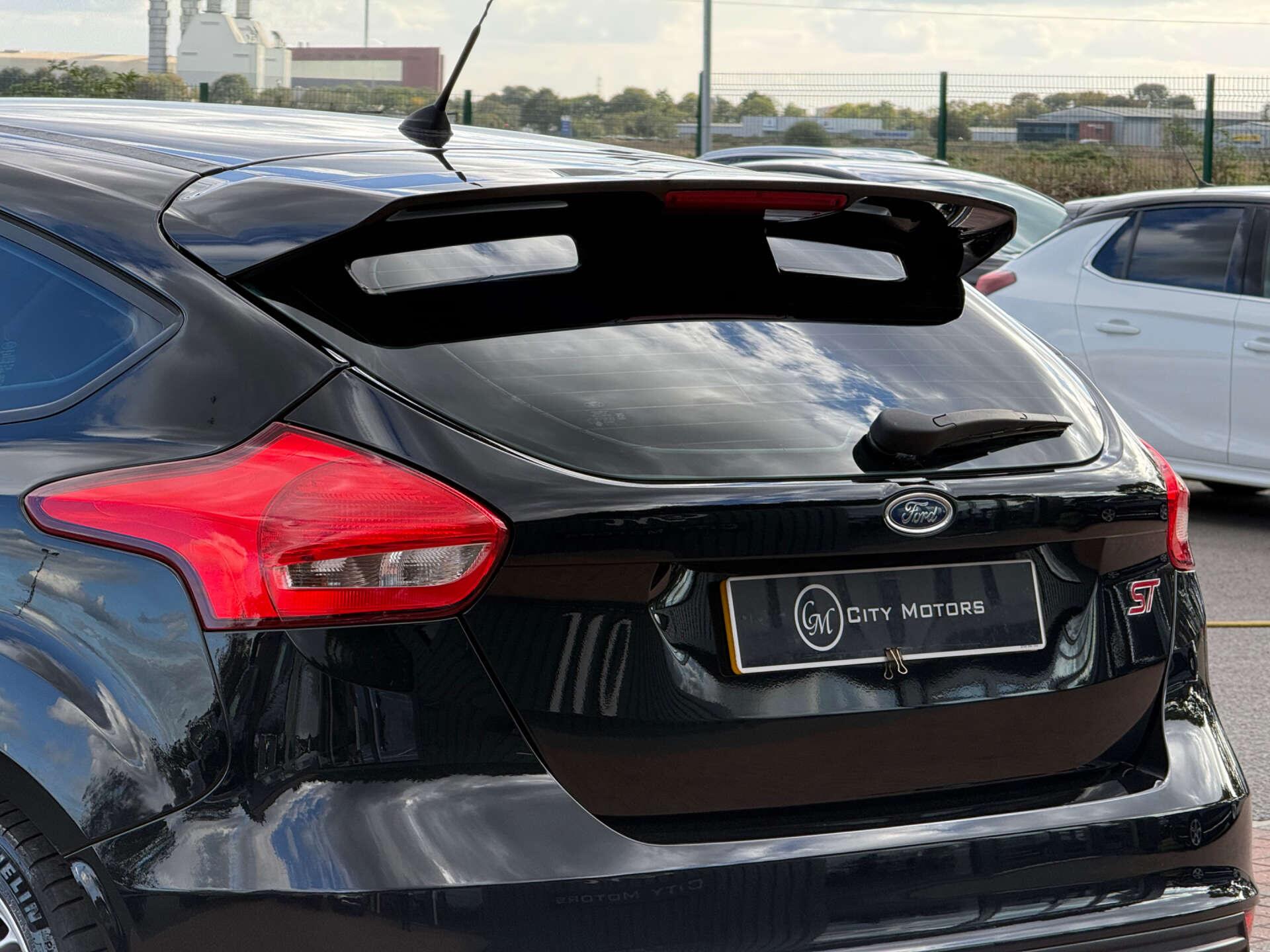 Ford Focus view 26