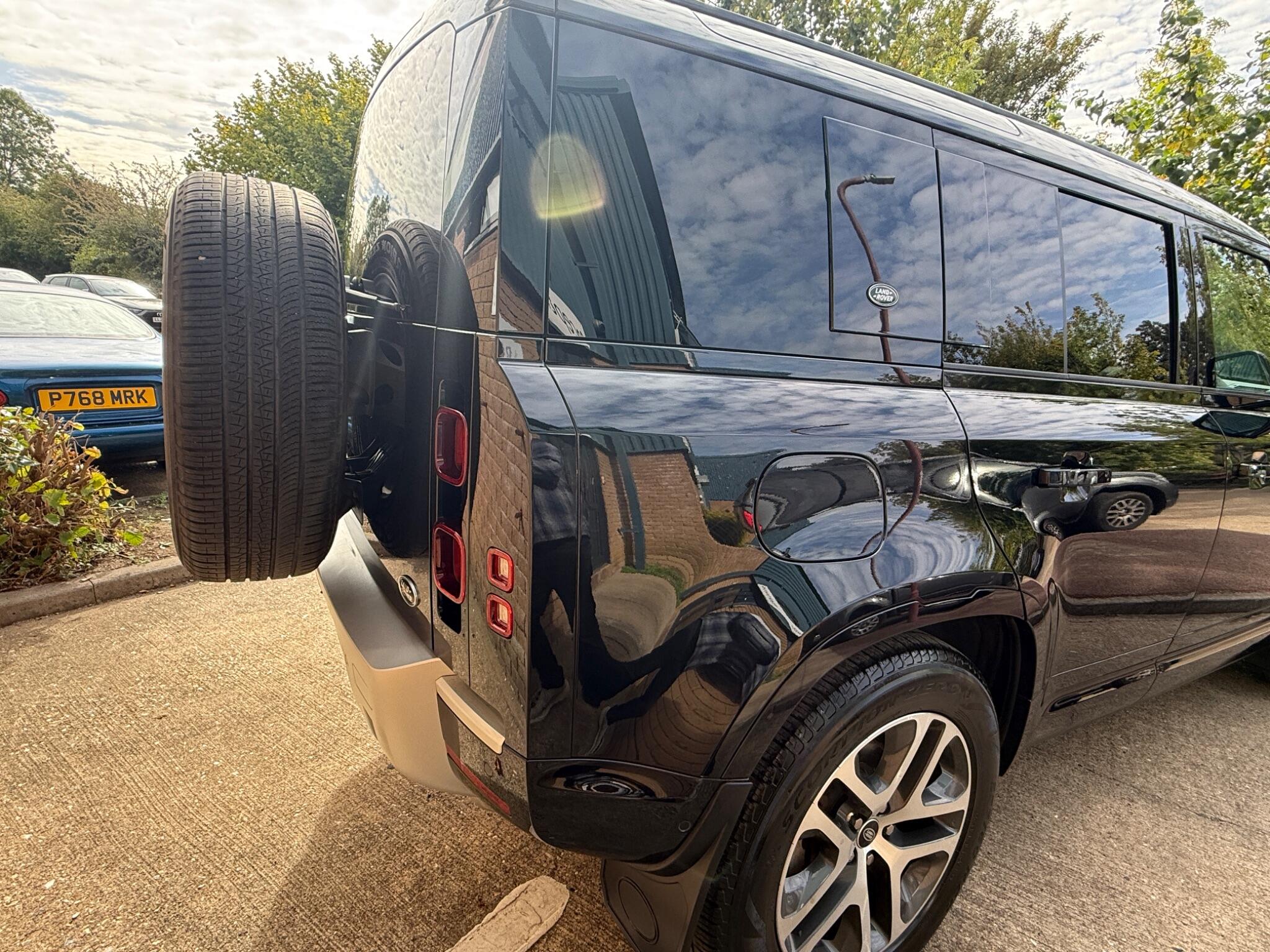 Land Rover Defender view 10