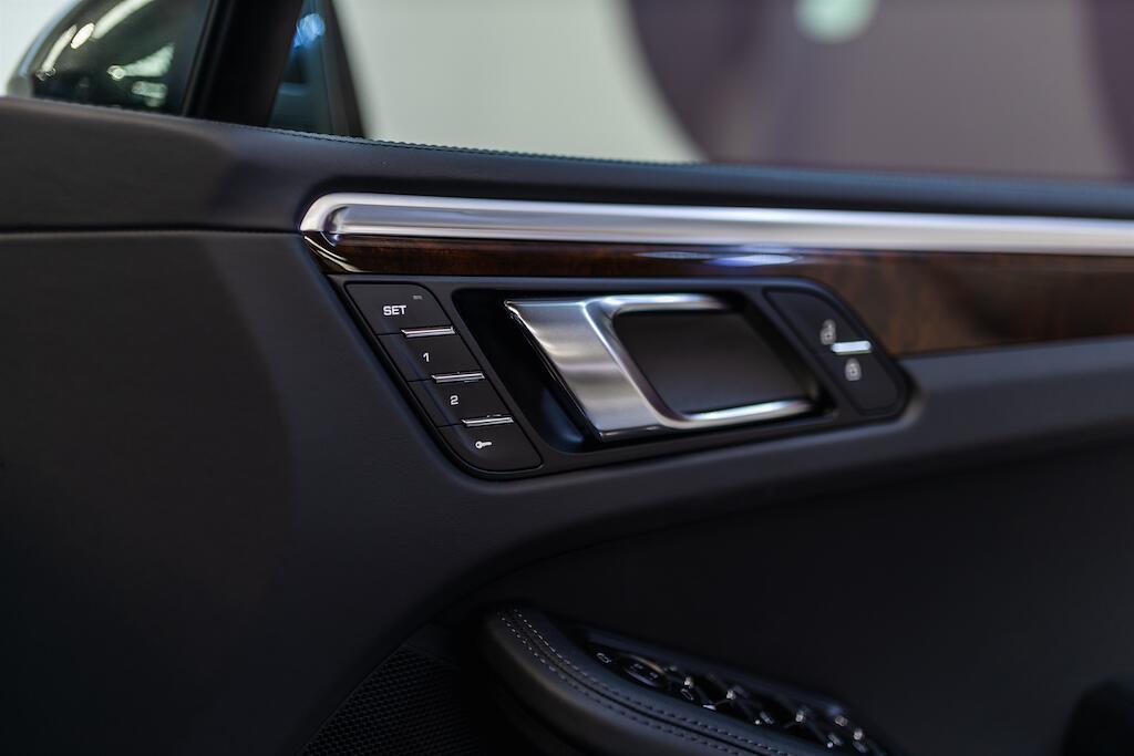 Porsche Macan view 30