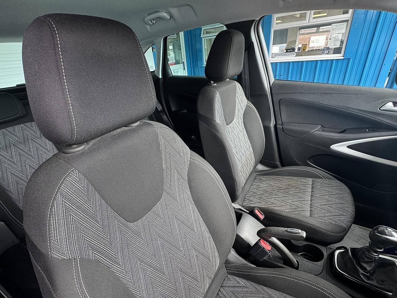 Vauxhall Crossland X view 12
