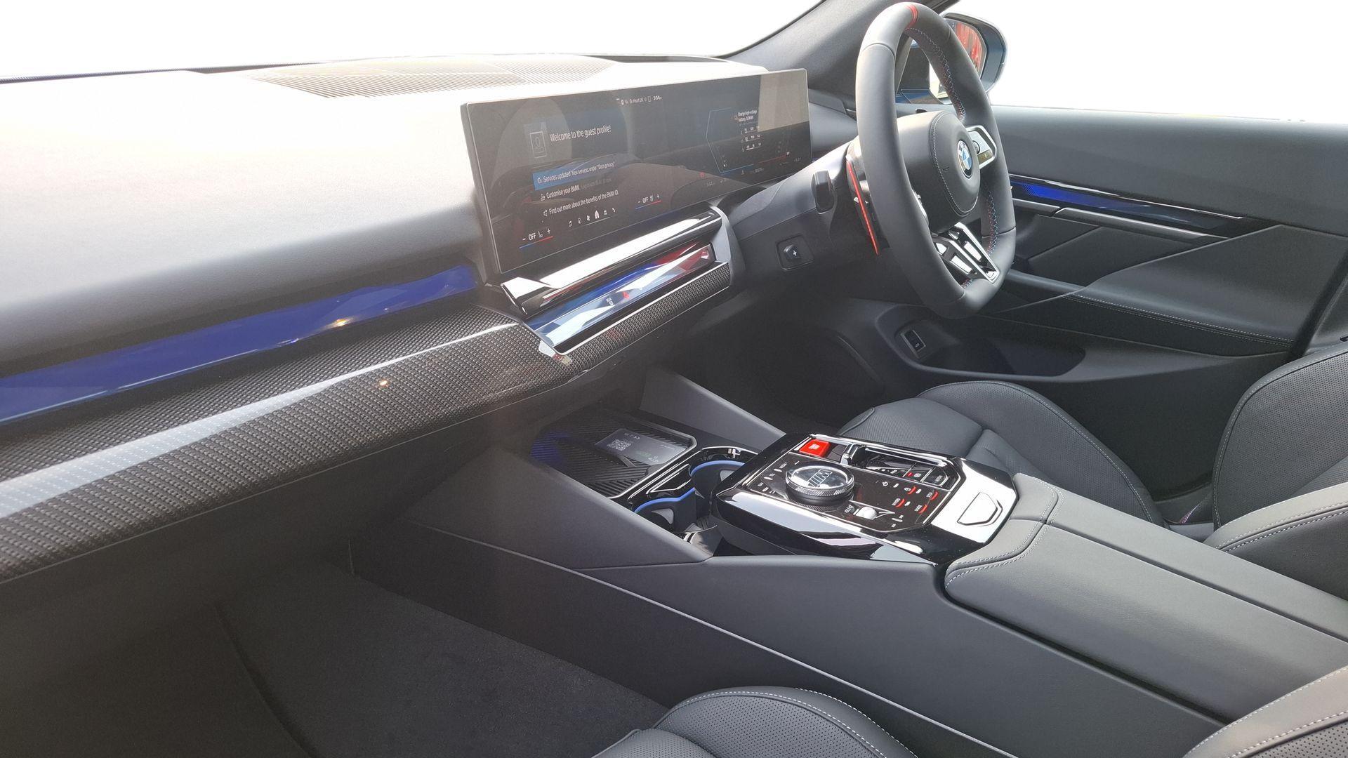 BMW M5 view 7