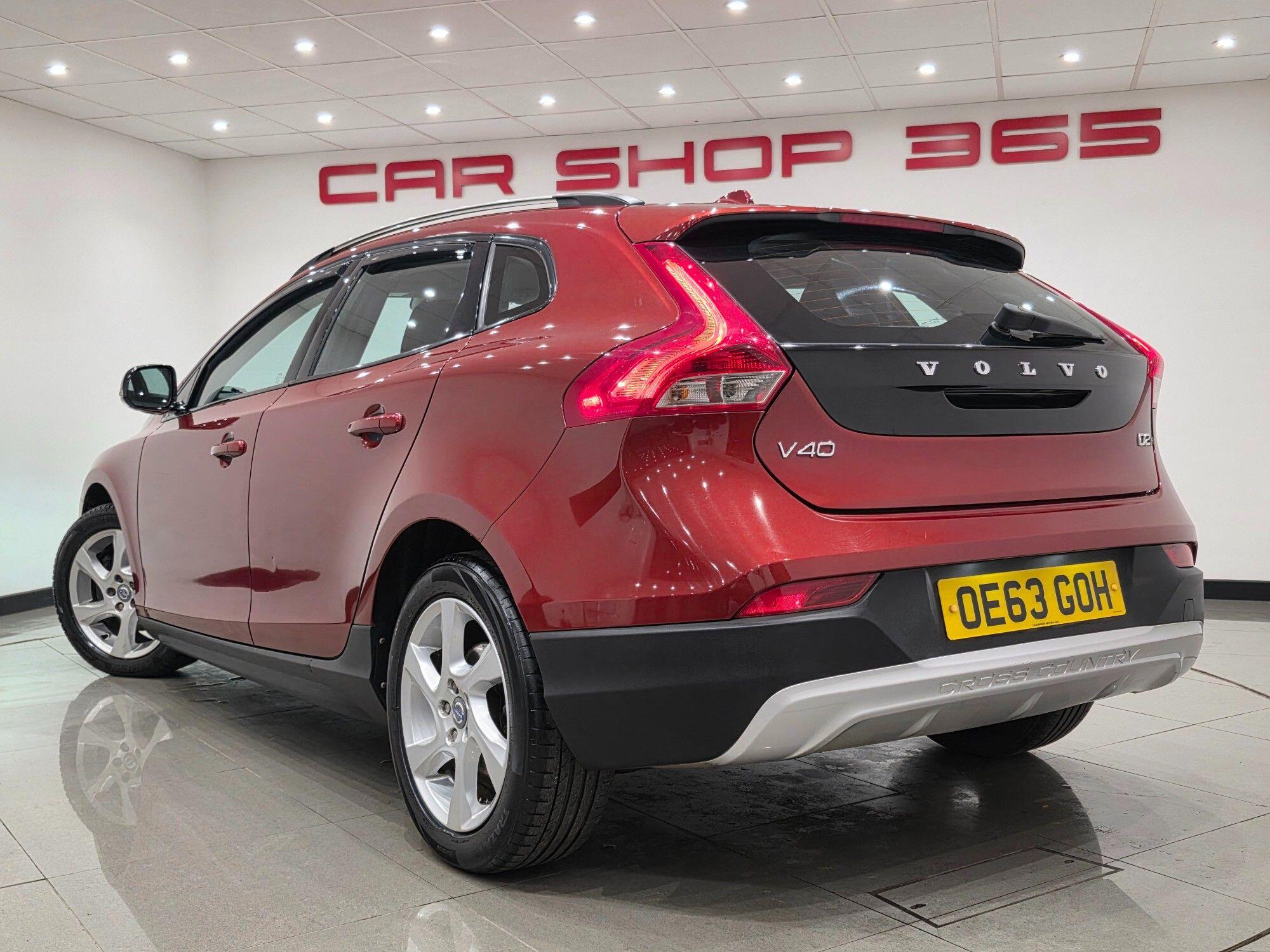 Volvo V40 Cross Country view 19