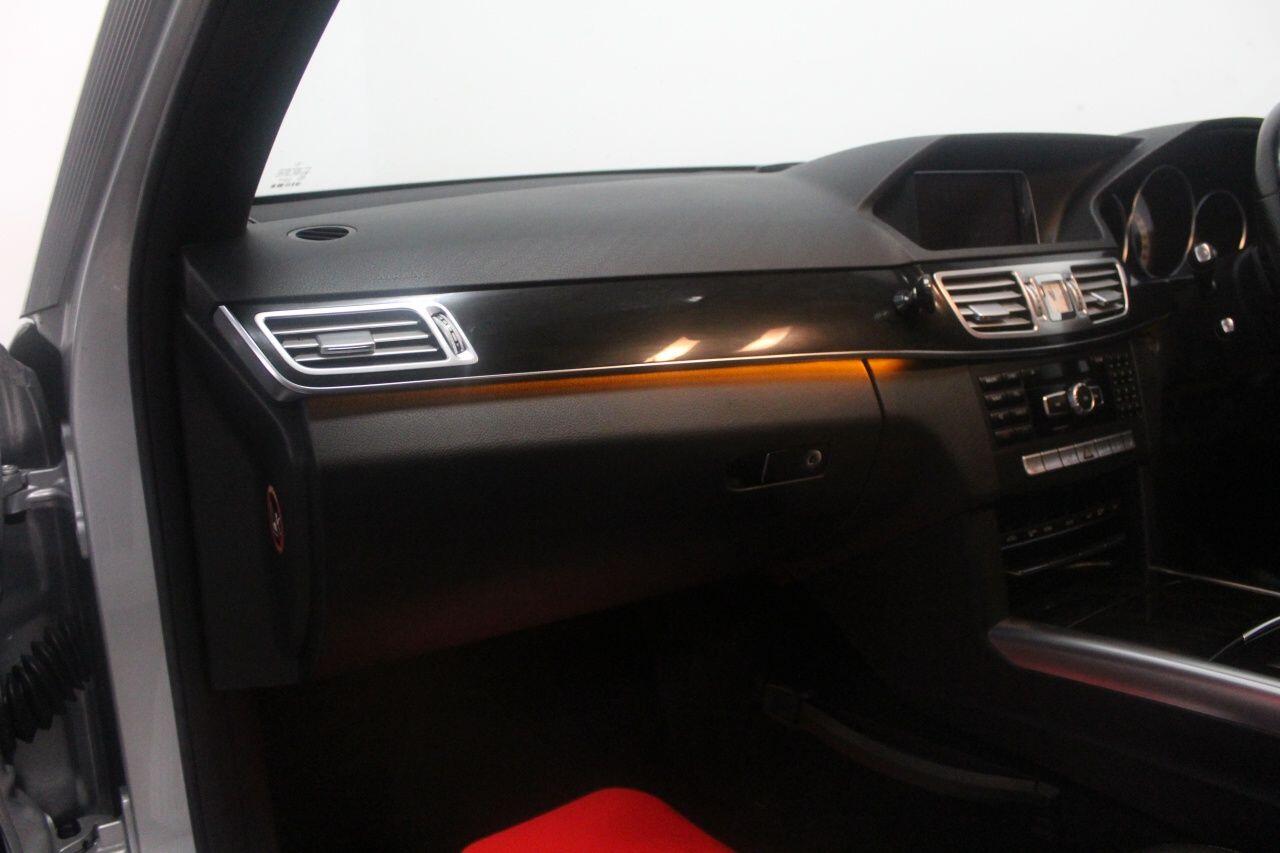 Mercedes-Benz E-Class view 31