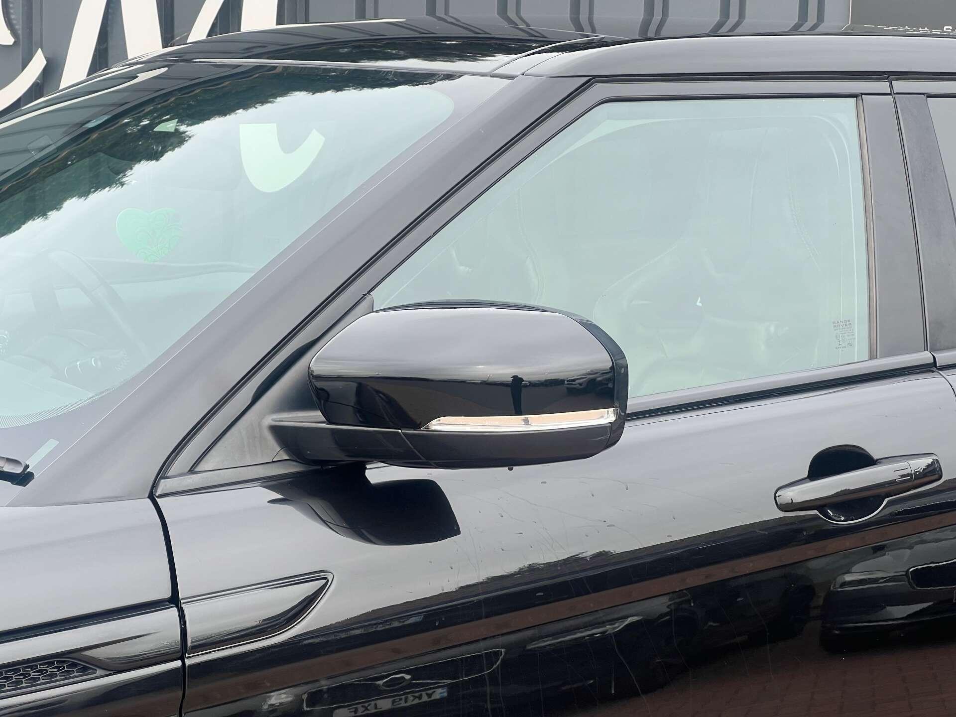 Land Rover Range Rover Evoque view 16