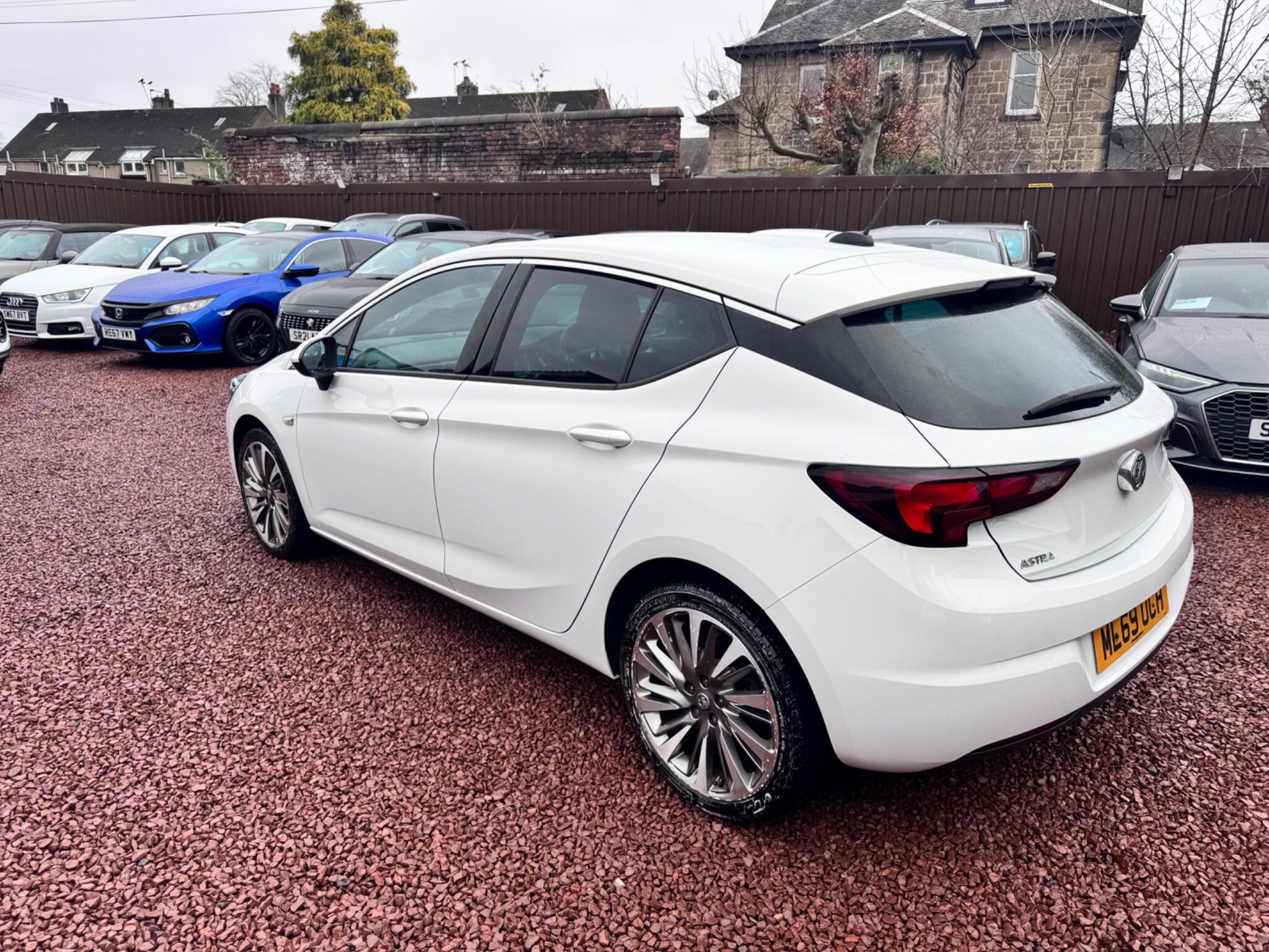 Vauxhall Astra view 4
