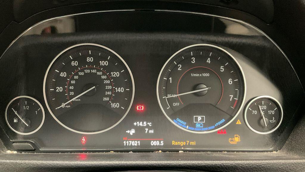 BMW 3 Series view 8