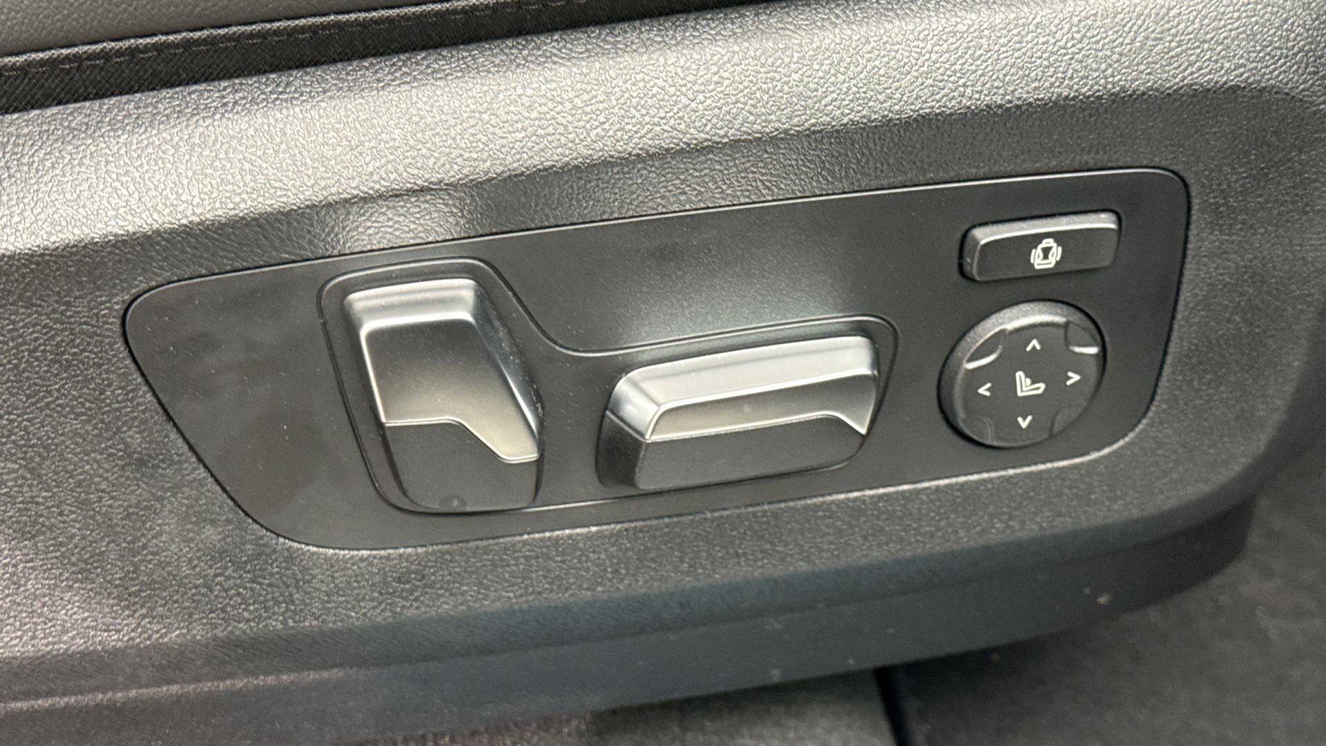 BMW X5 view 32