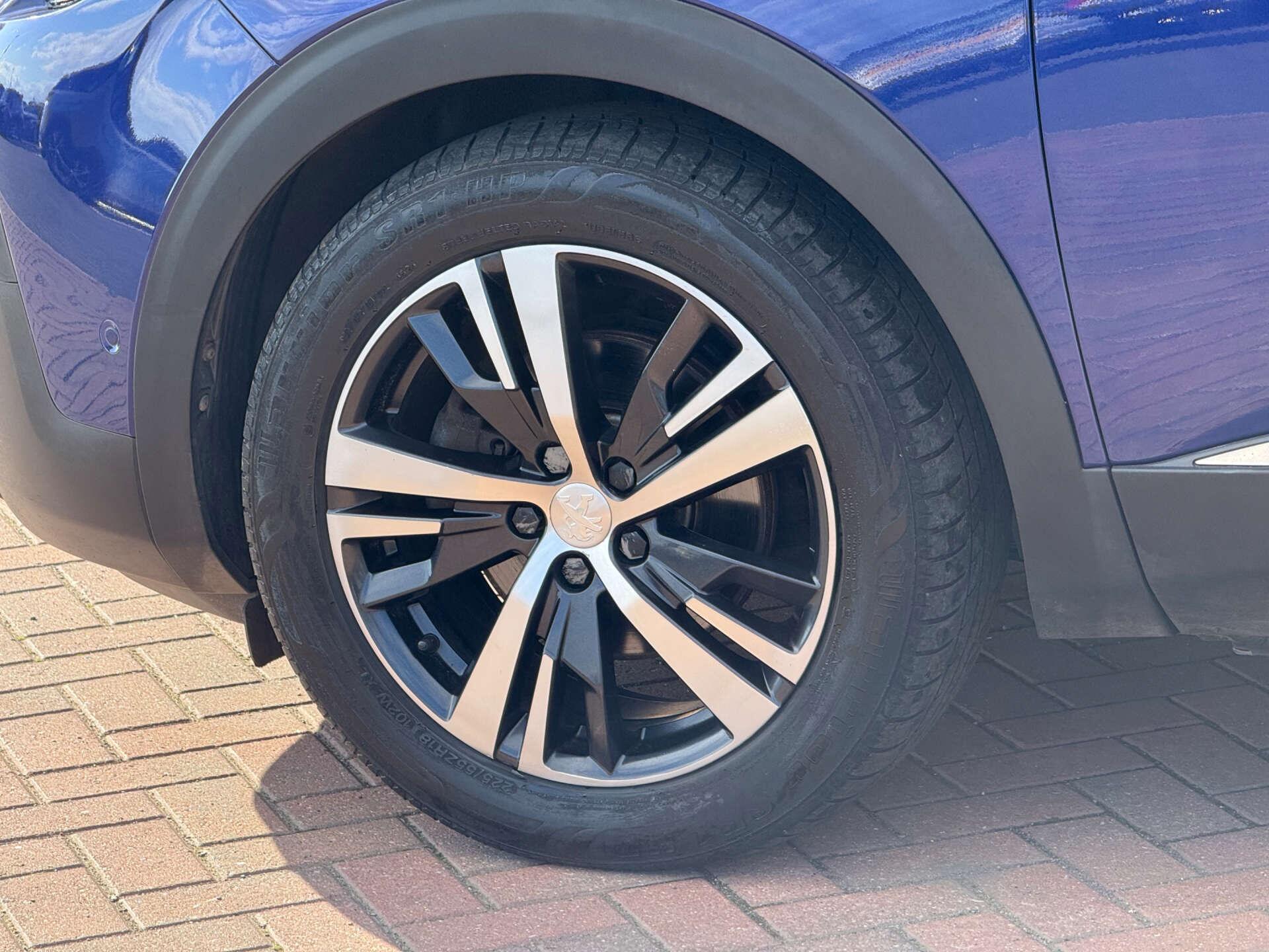 Peugeot 3008 view 8