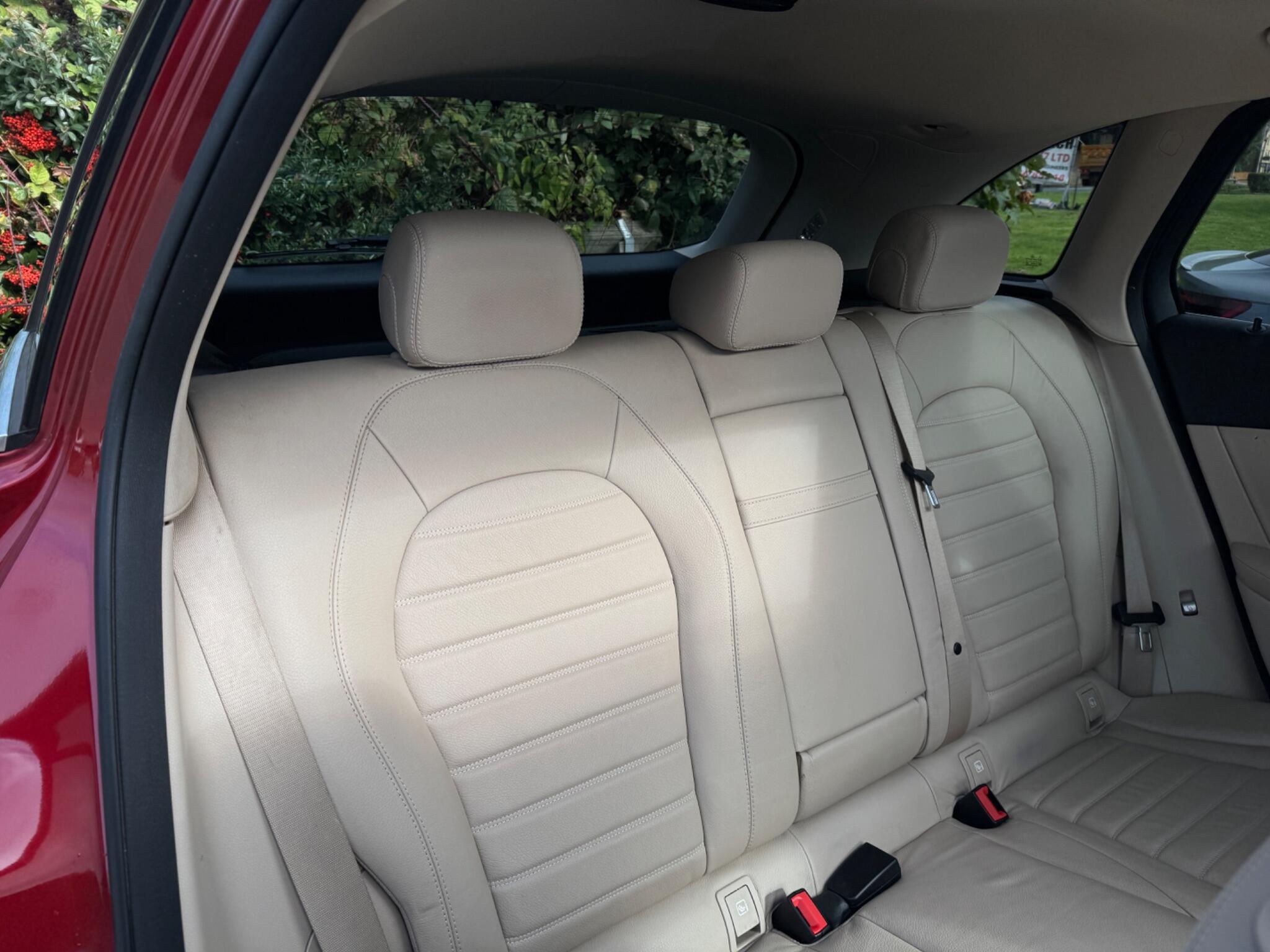Mercedes-Benz GLC view 37