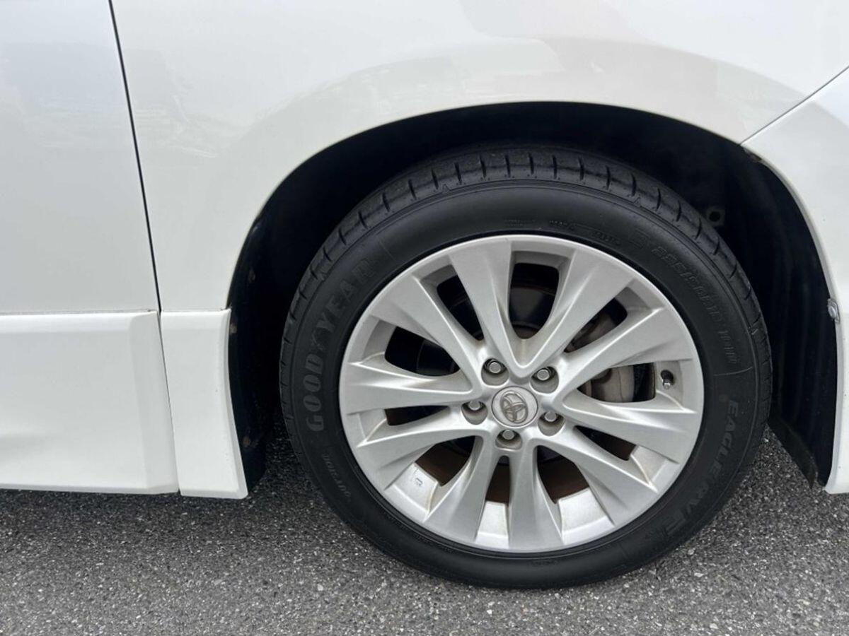Toyota Vellfire view 11