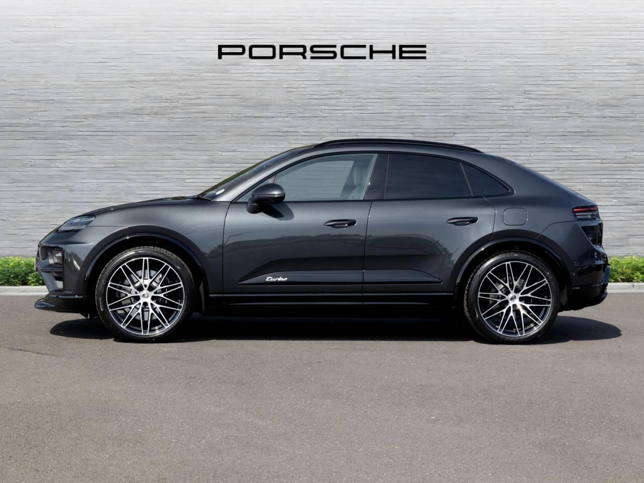 Porsche Macan view 10