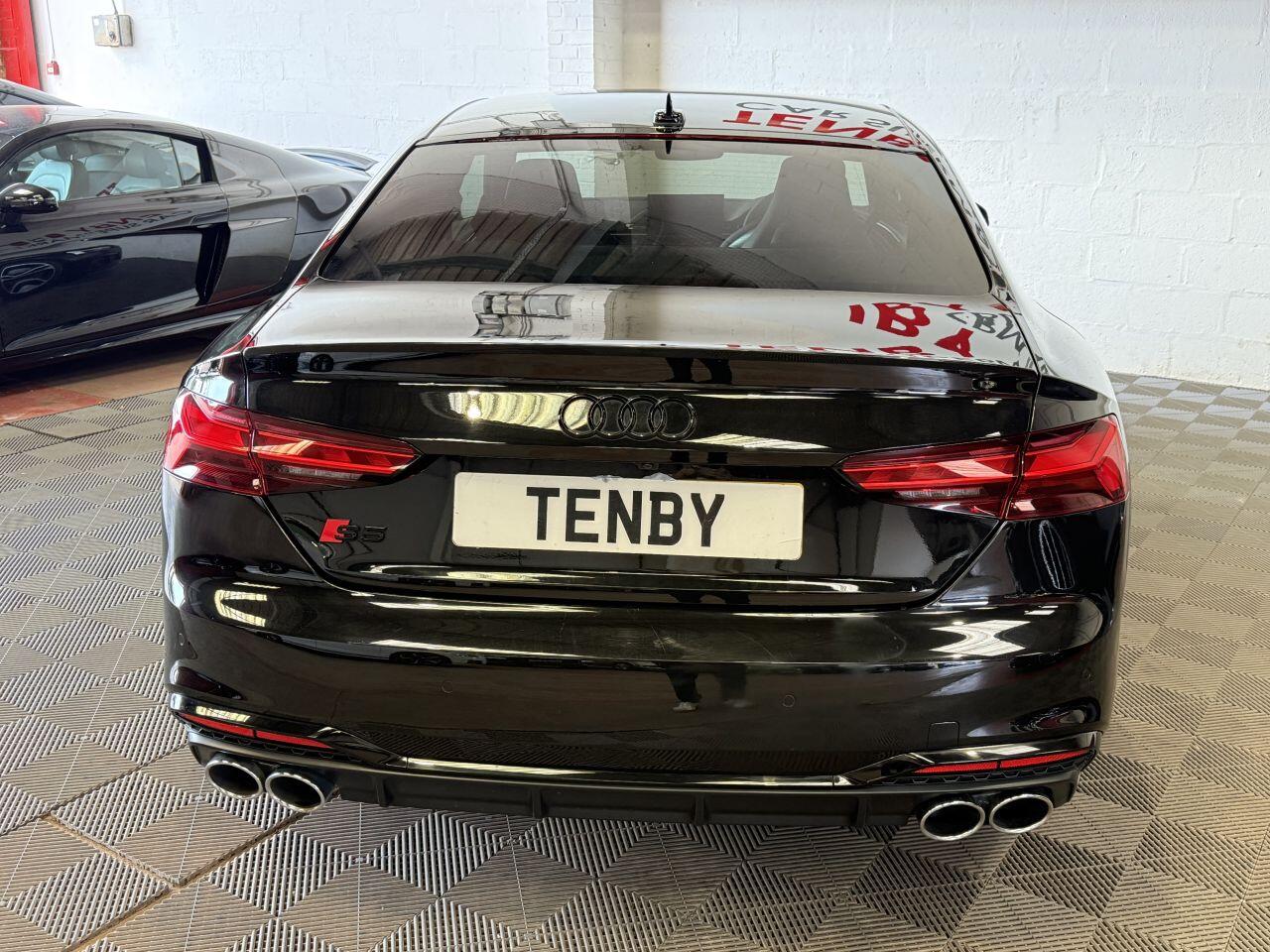 Audi S5 view 8