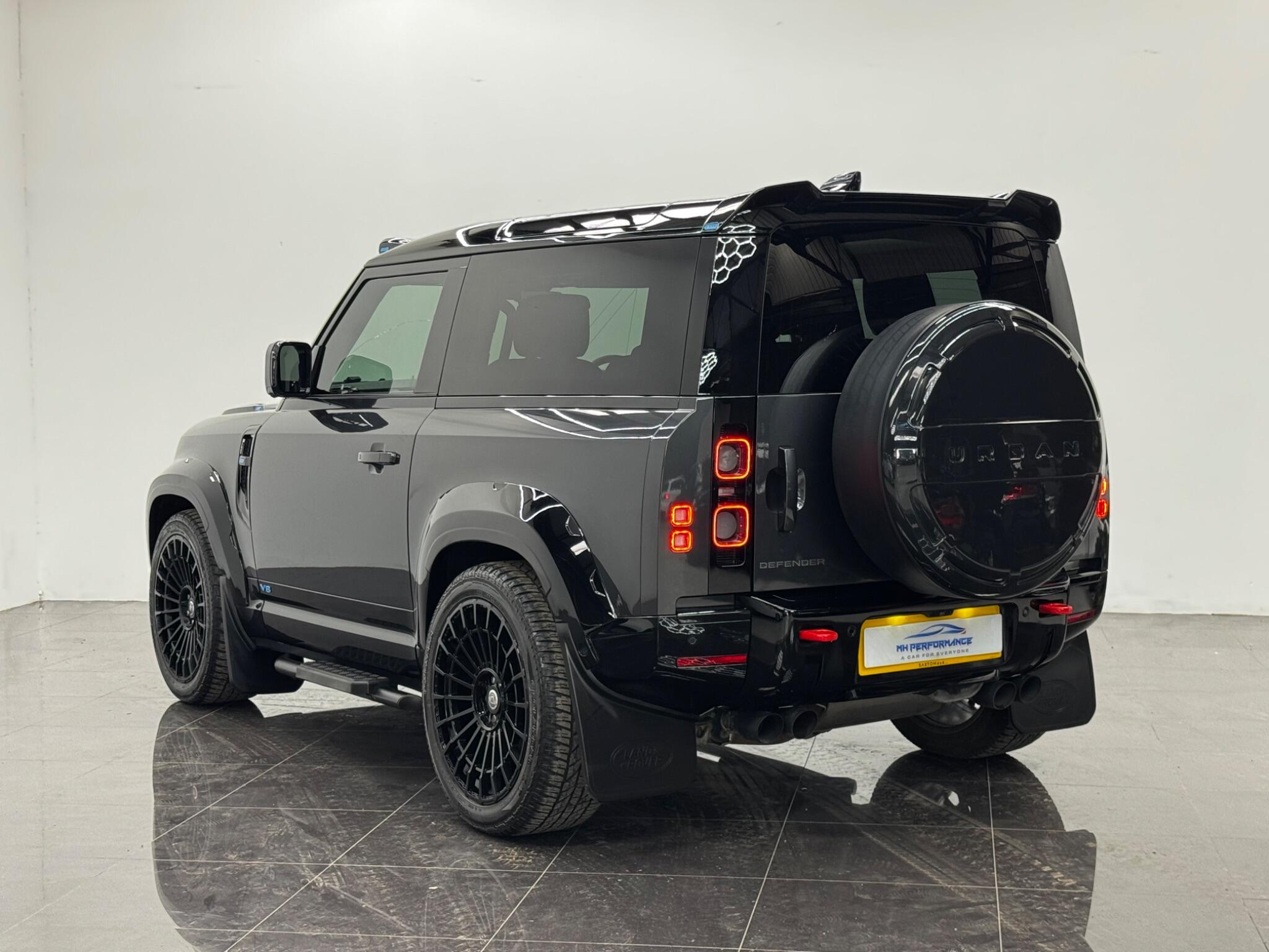Land Rover Defender view 5