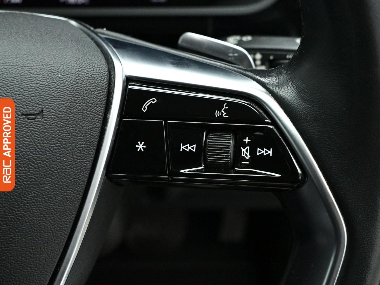 Audi E-Tron view 24