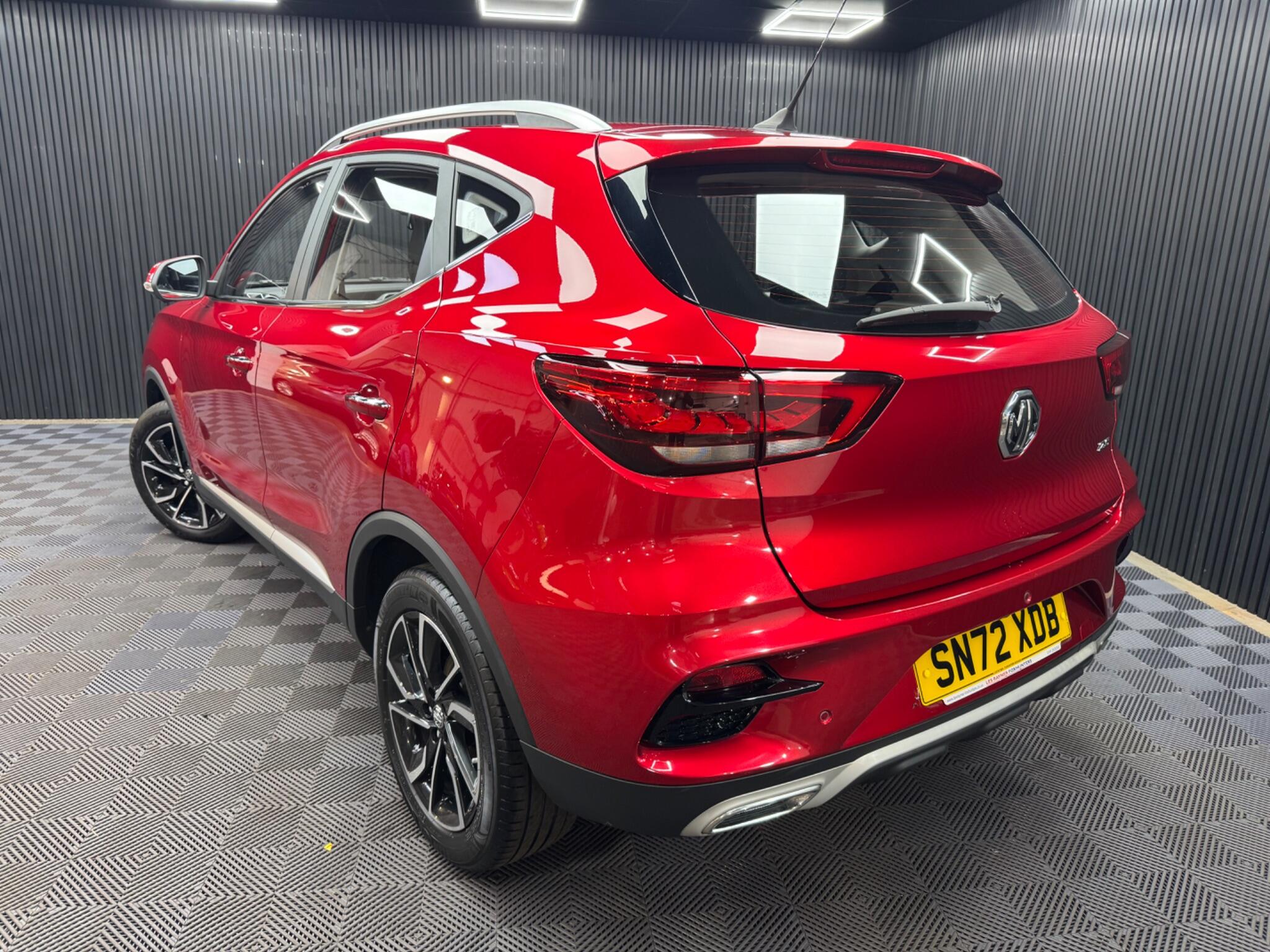MG ZS view 3