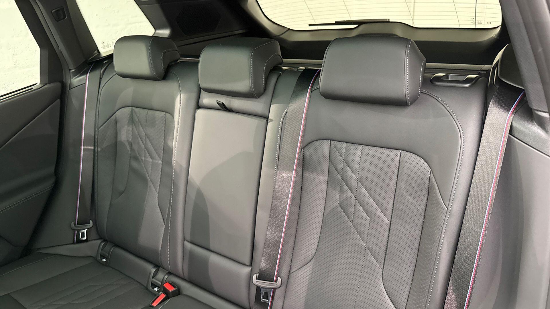BMW X3 view 12