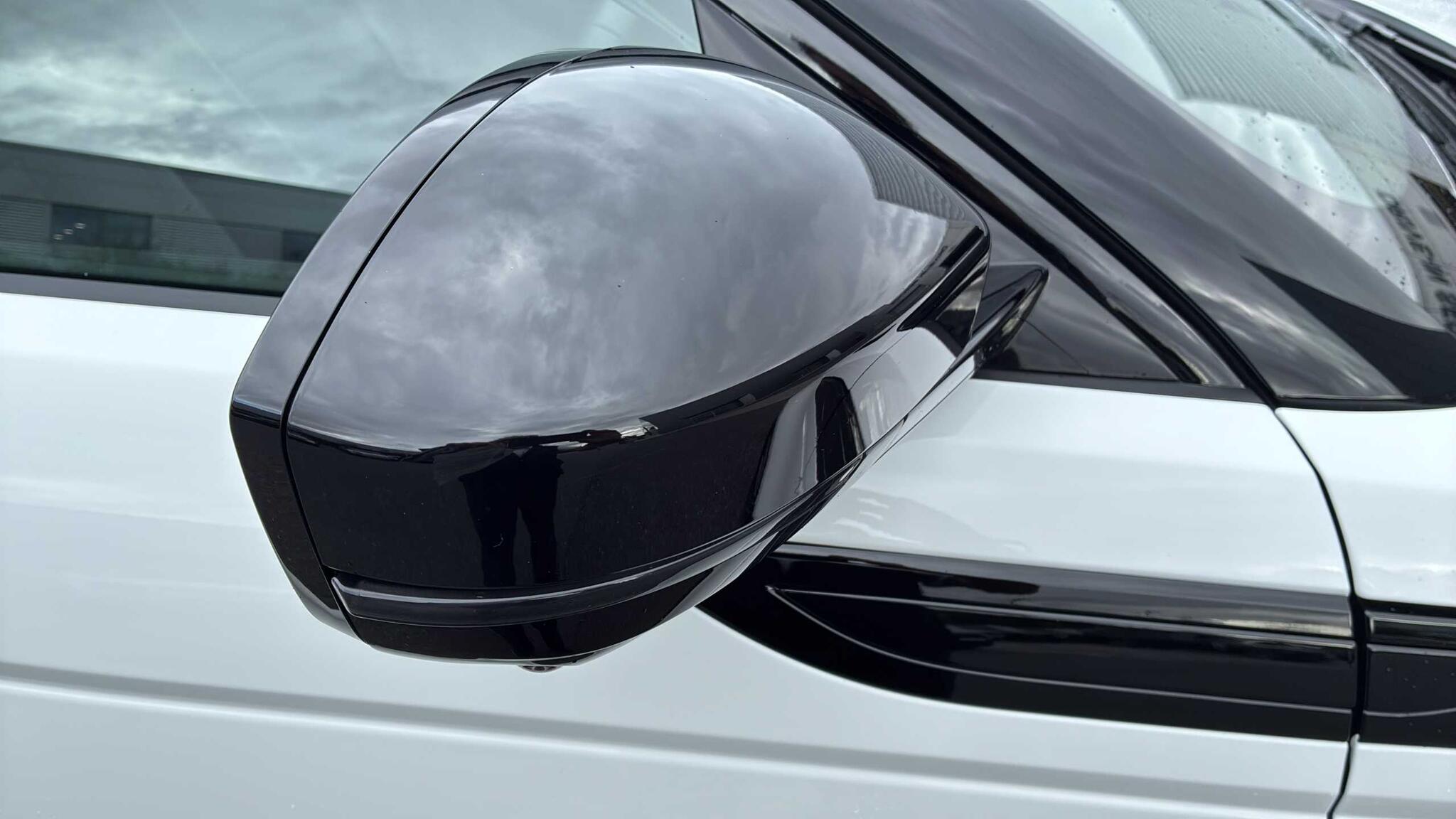 Land Rover Range Rover Evoque view 24