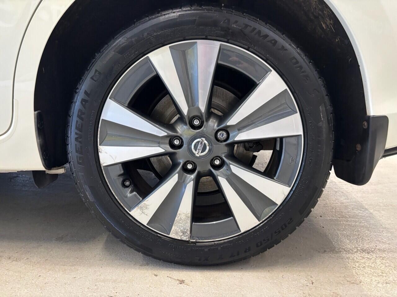 Nissan Pulsar view 8