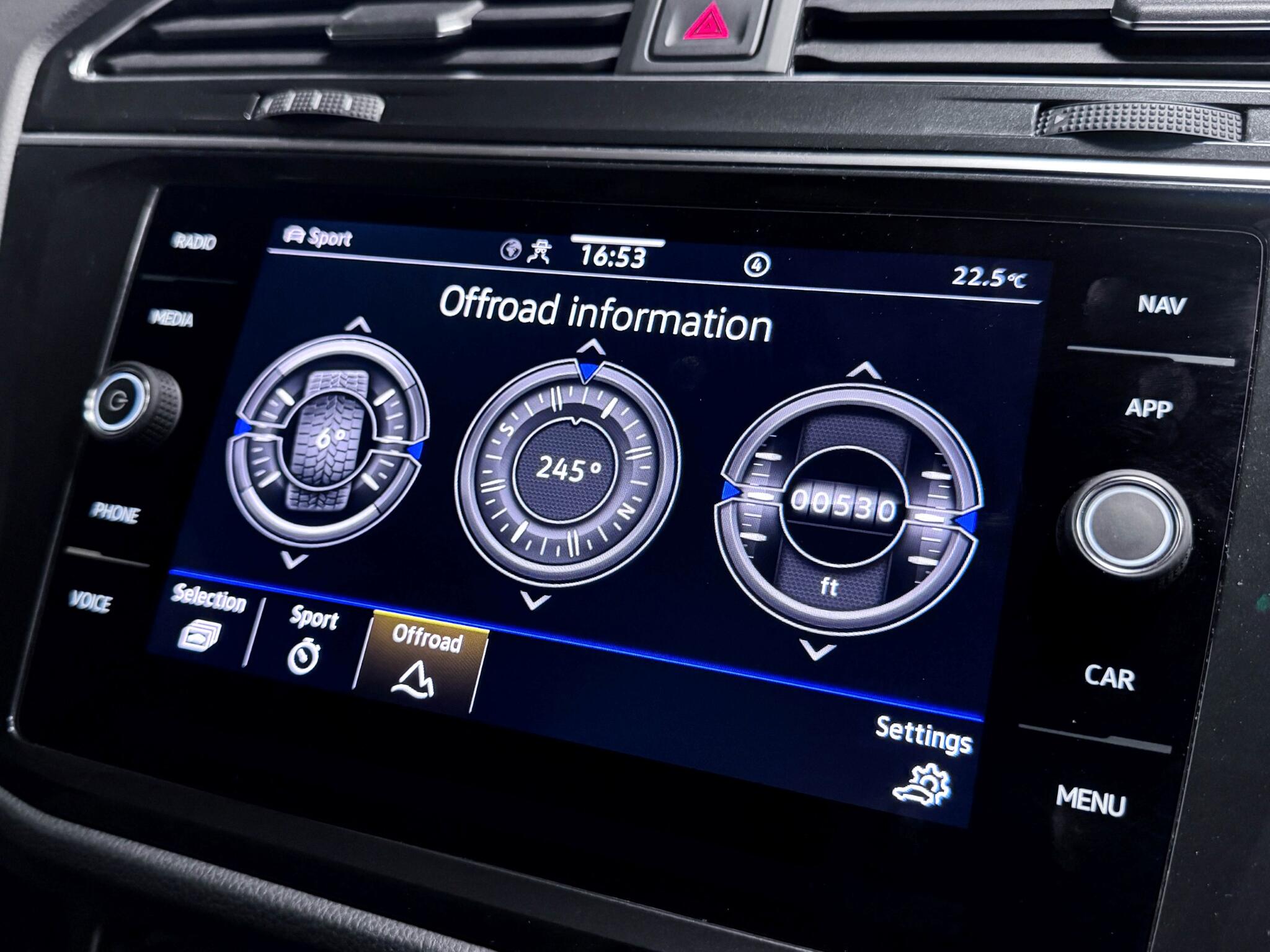 Volkswagen Tiguan view 45