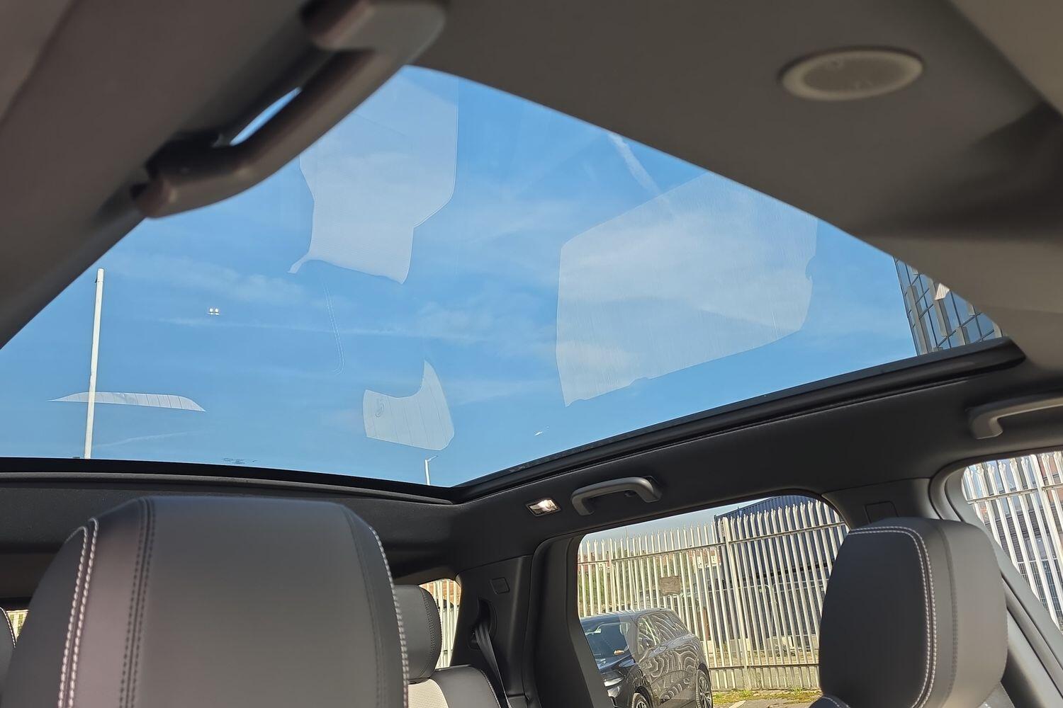 Land Rover Discovery Sport view 15
