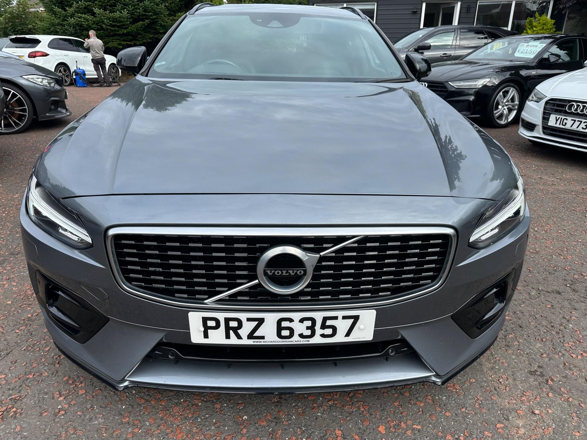 Volvo V90 view 2