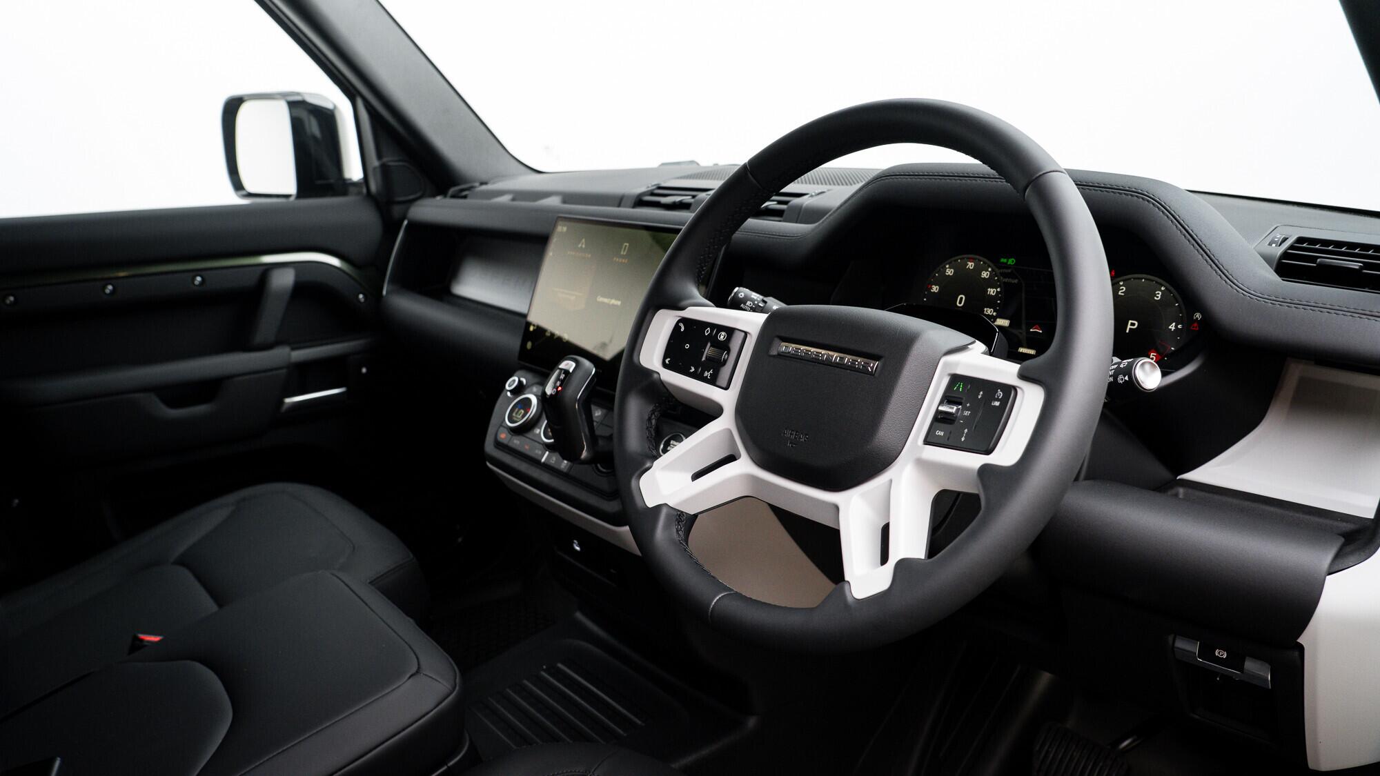 Land Rover Defender view 5