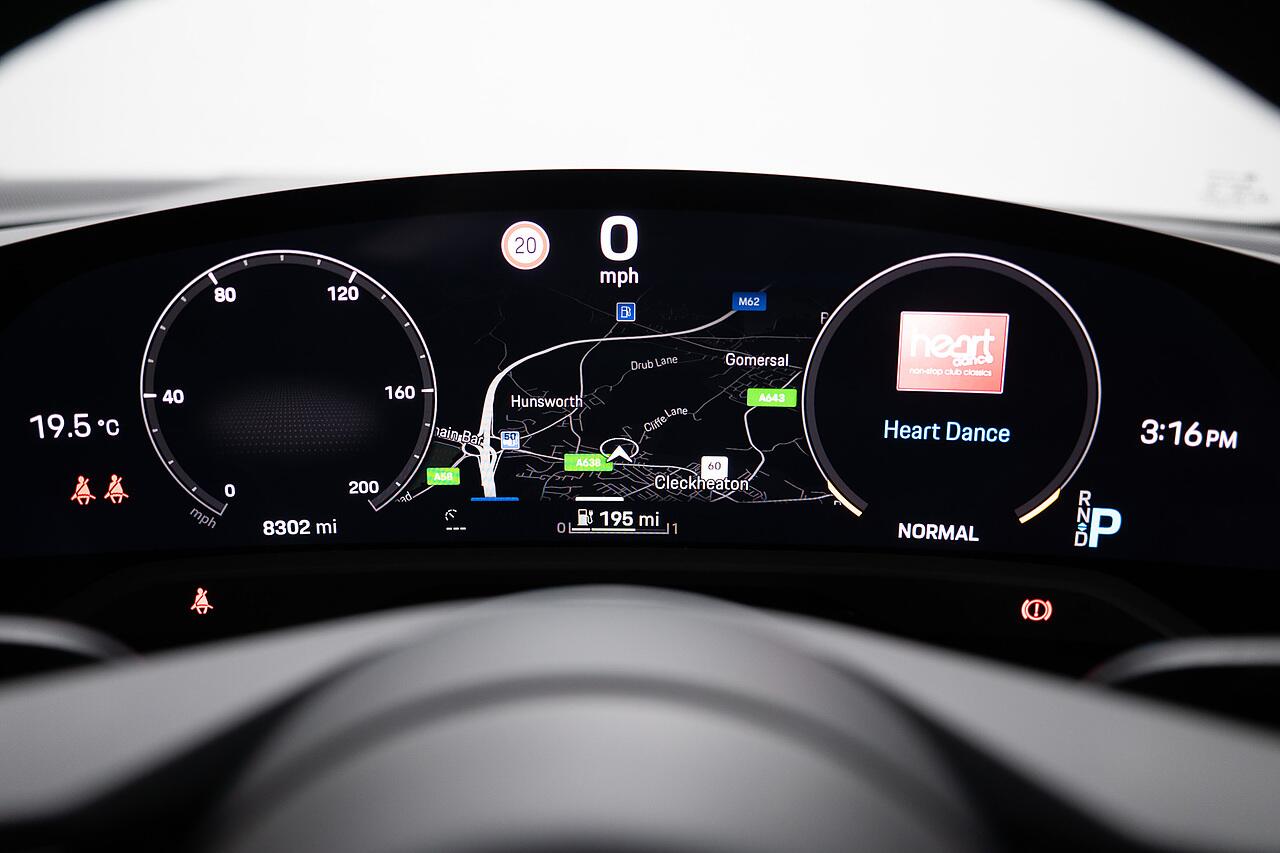 Porsche Taycan view 11