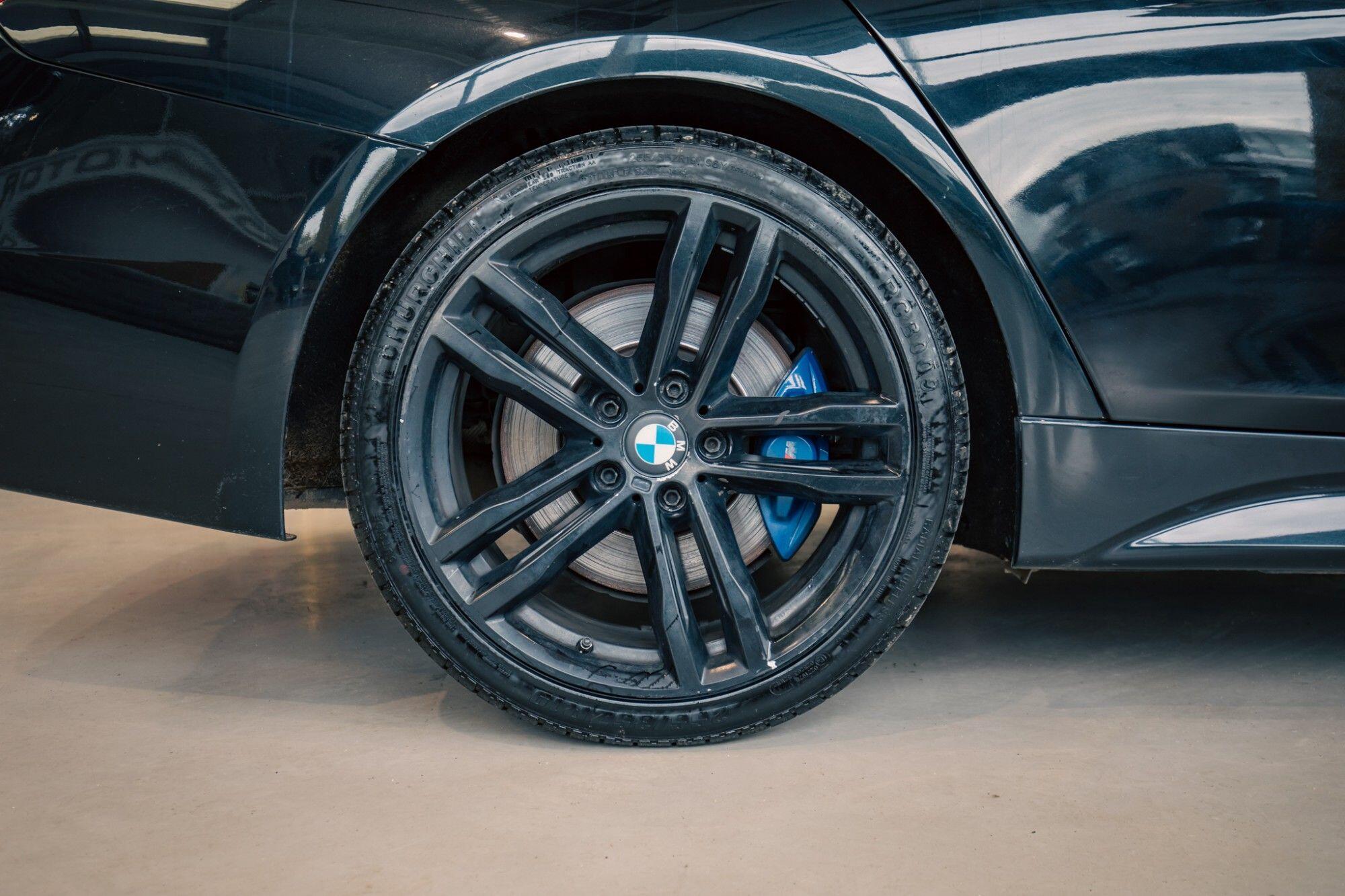 BMW 3 Series view 7