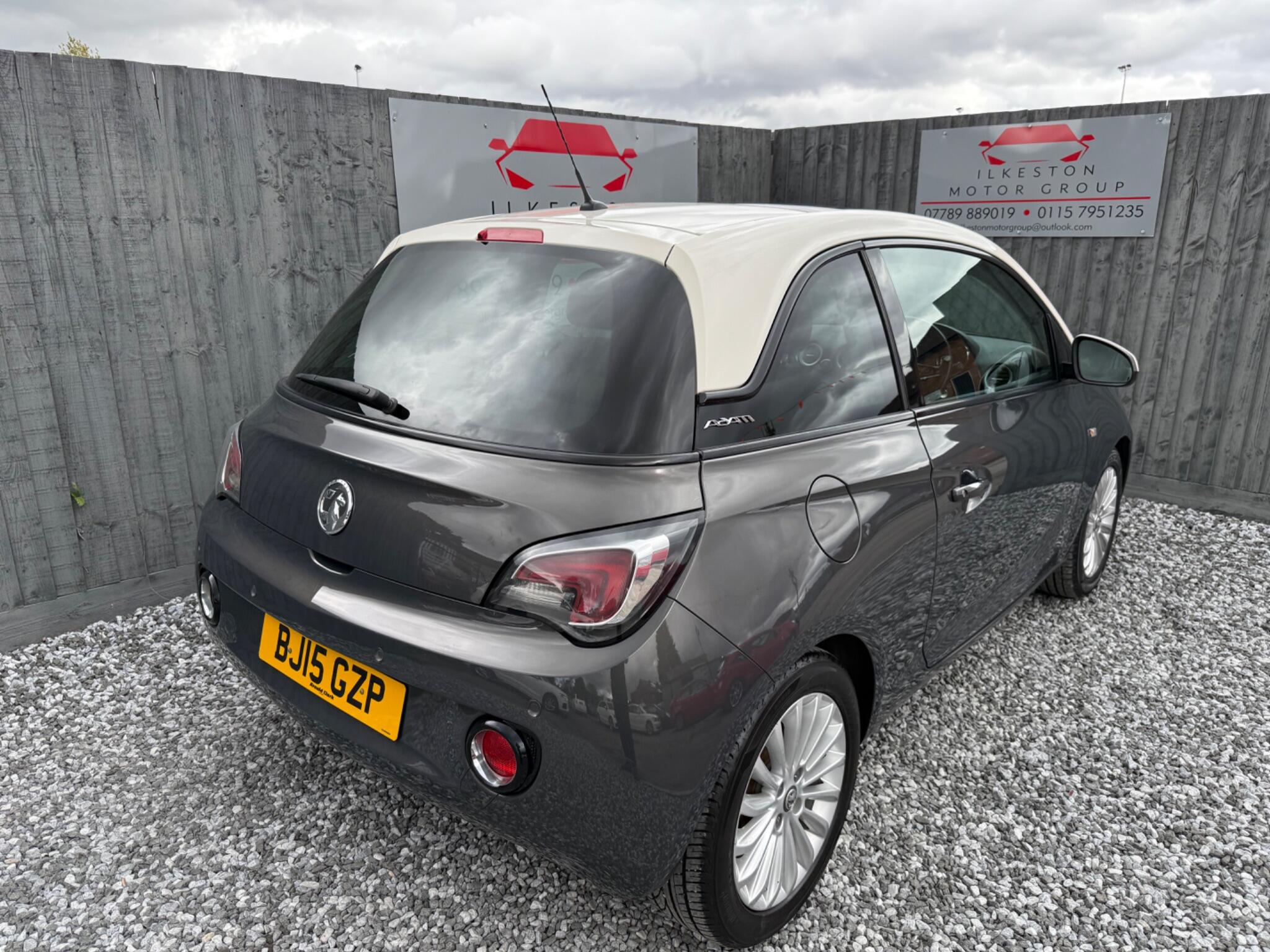 2015 Vauxhall ADAM 1.2 16v GLAM Euro 5 3dr • 111,490 miles image 8
