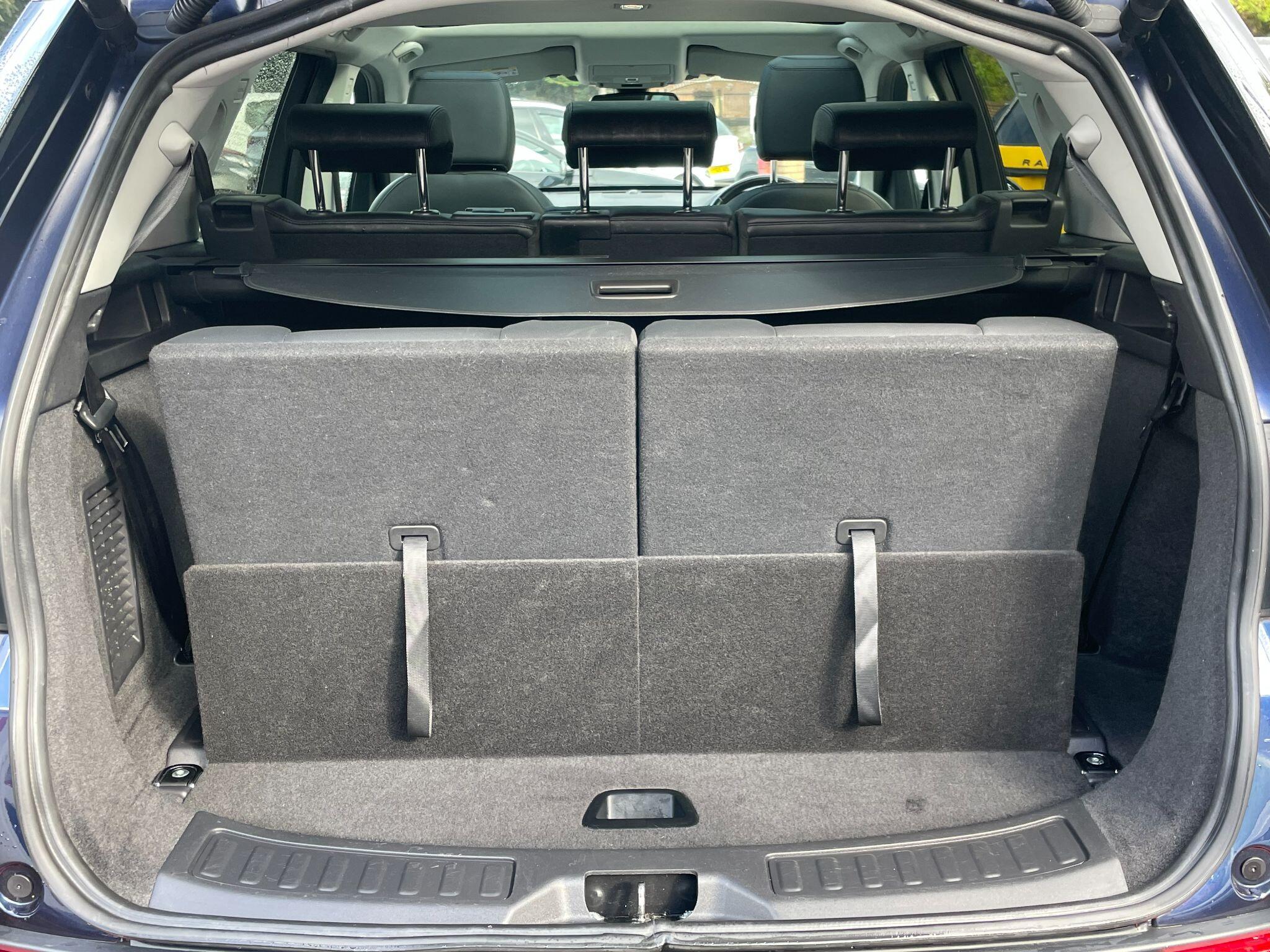 Land Rover Discovery Sport view 23