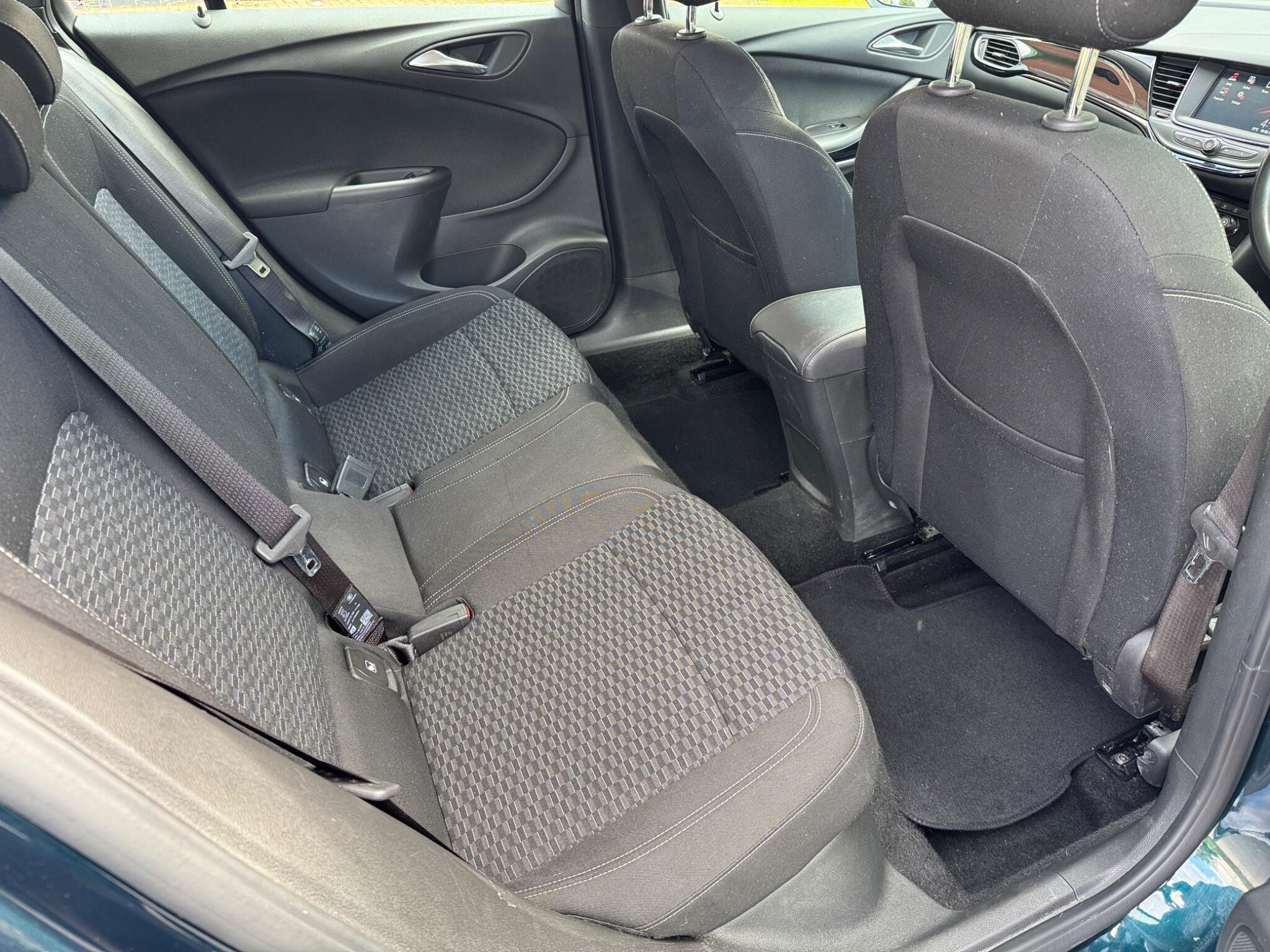 Vauxhall Astra view 24