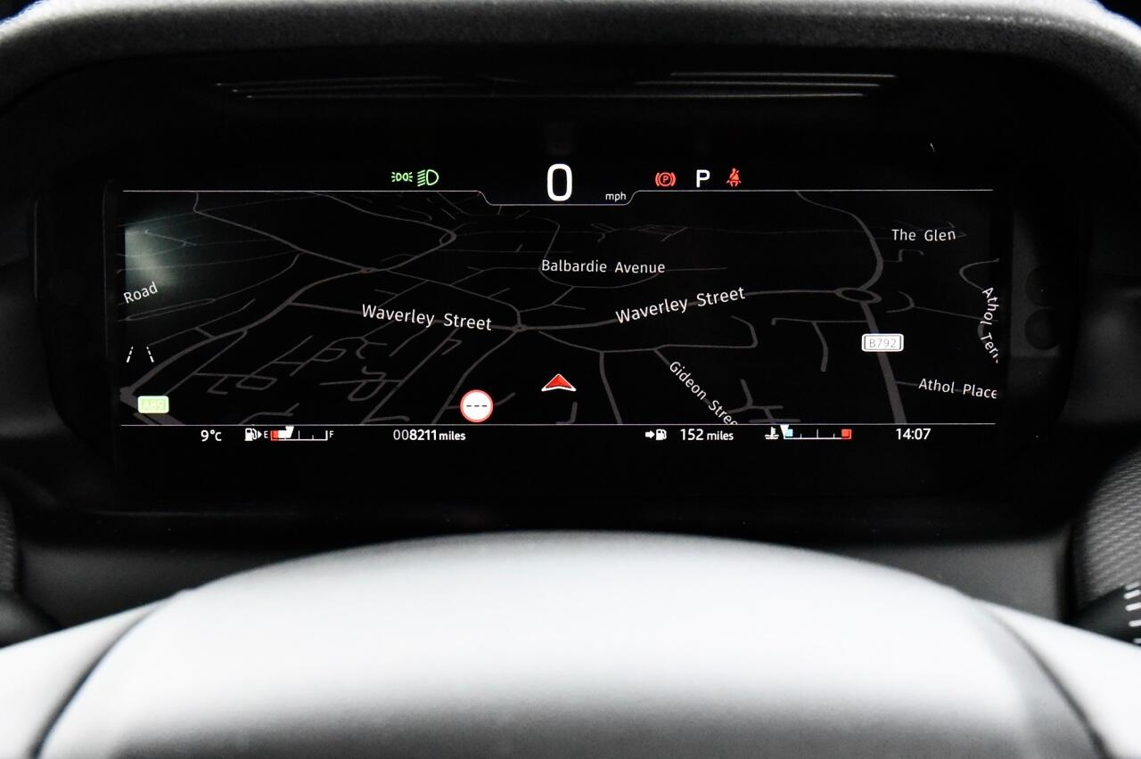 Land Rover Discovery Sport view 27