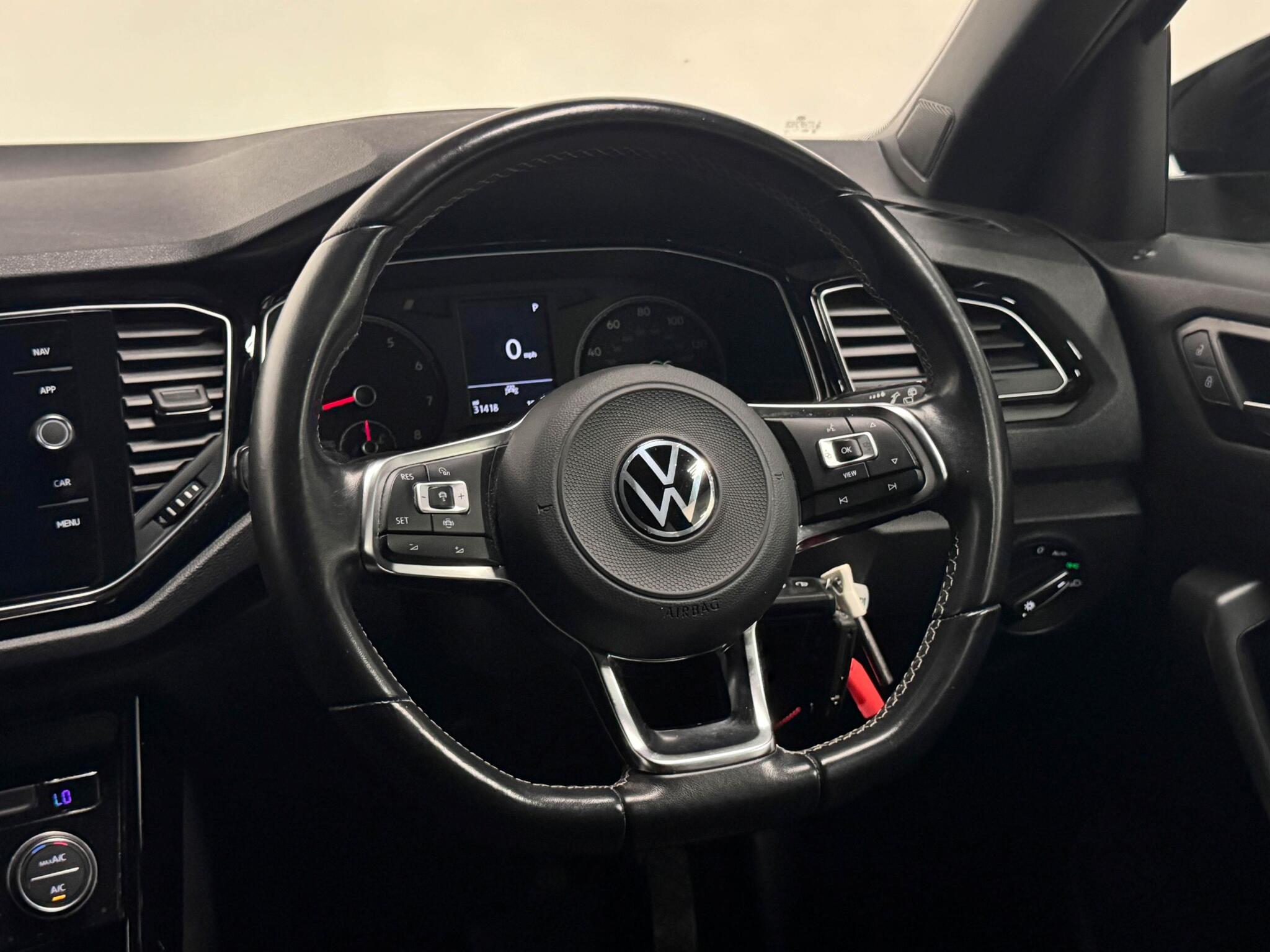 Volkswagen T-Roc view 23