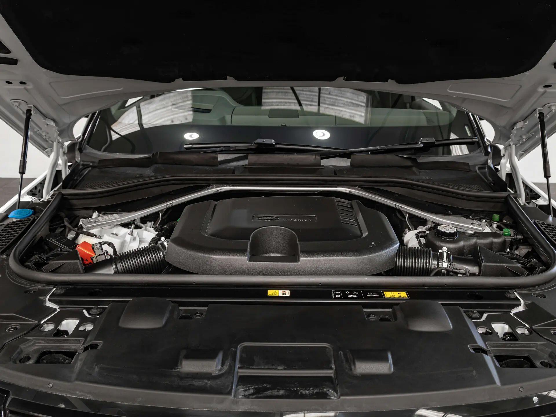 Land Rover Range Rover Sport view 16