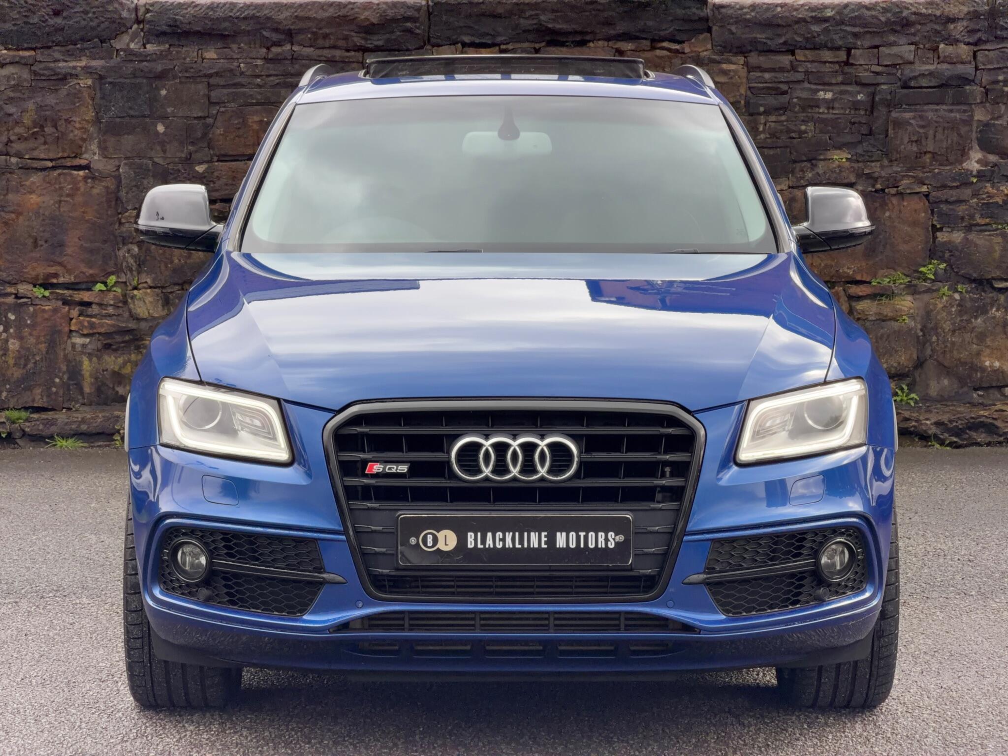 Audi SQ5 view 2