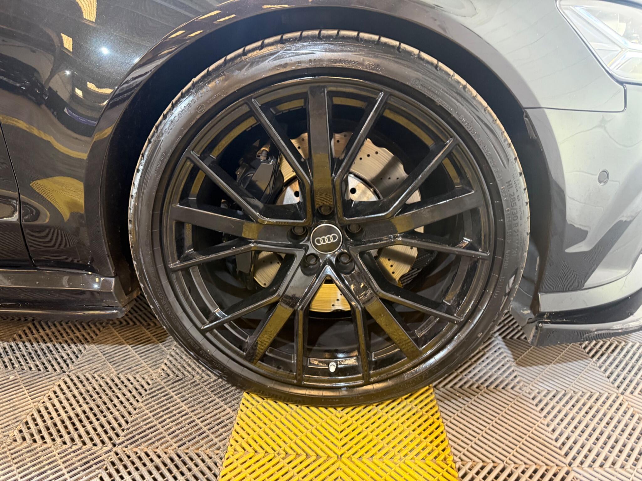 Audi RS6 view 45