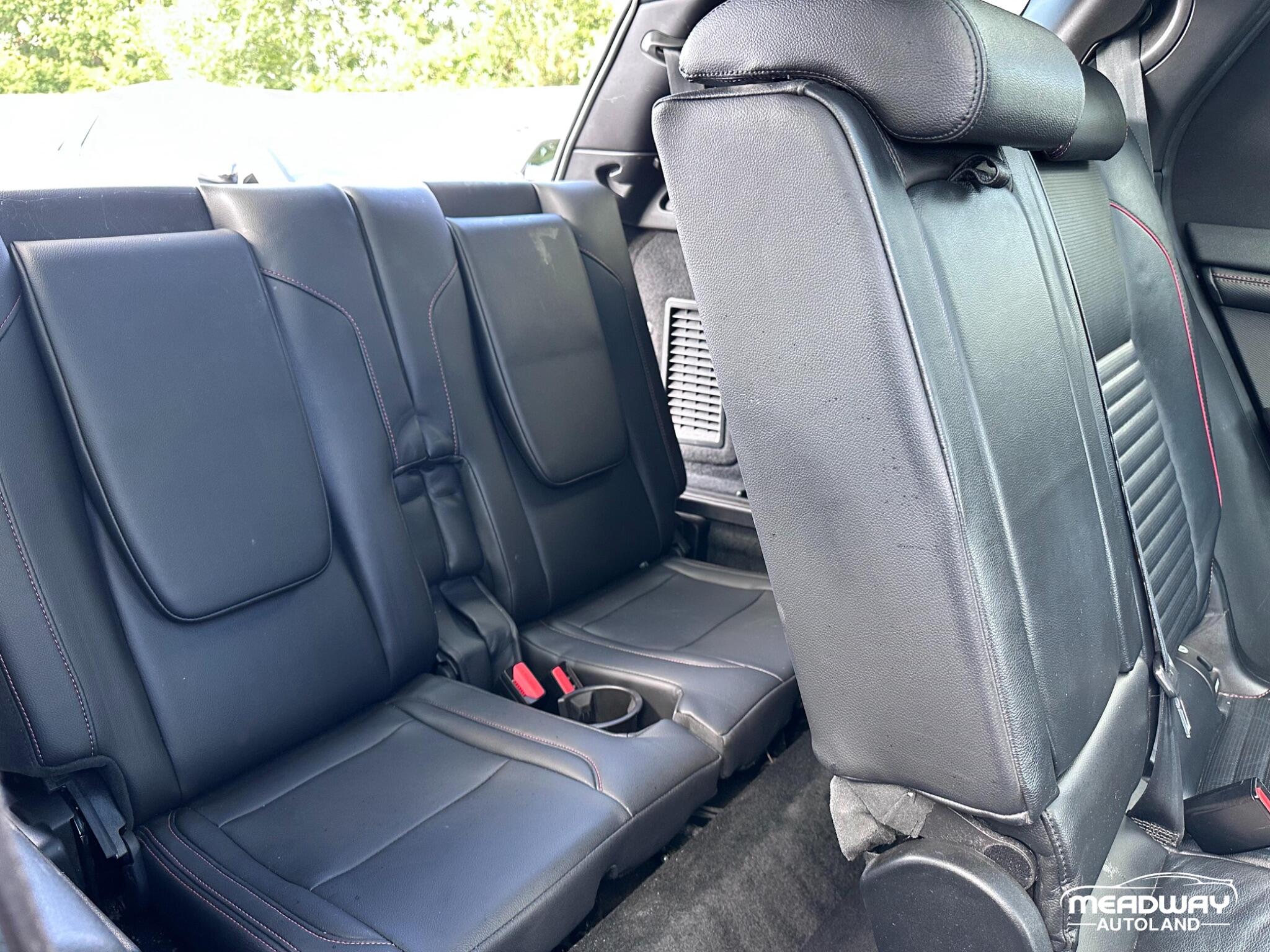 Land Rover Discovery Sport view 21