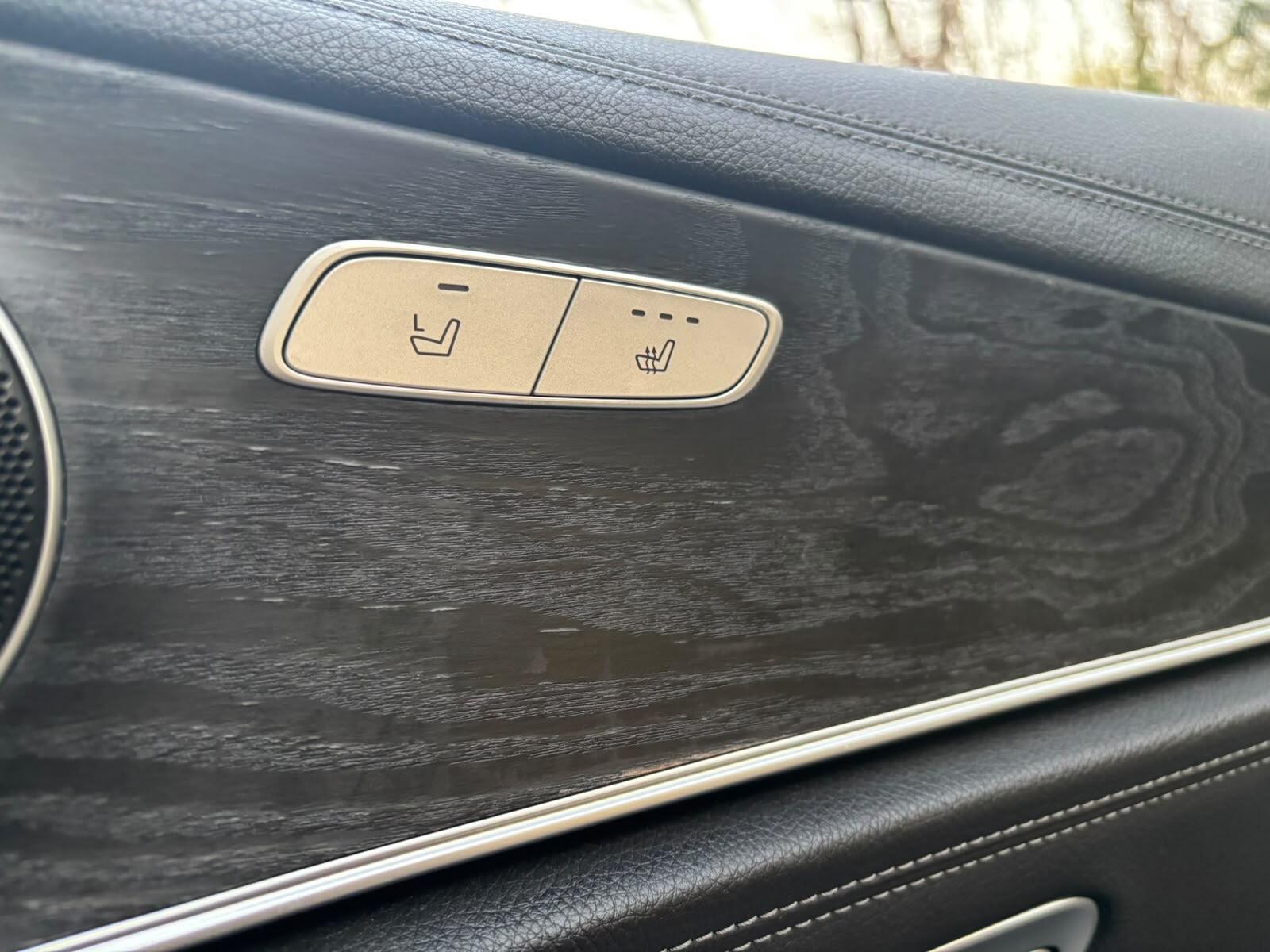 Mercedes-Benz E-Class view 28